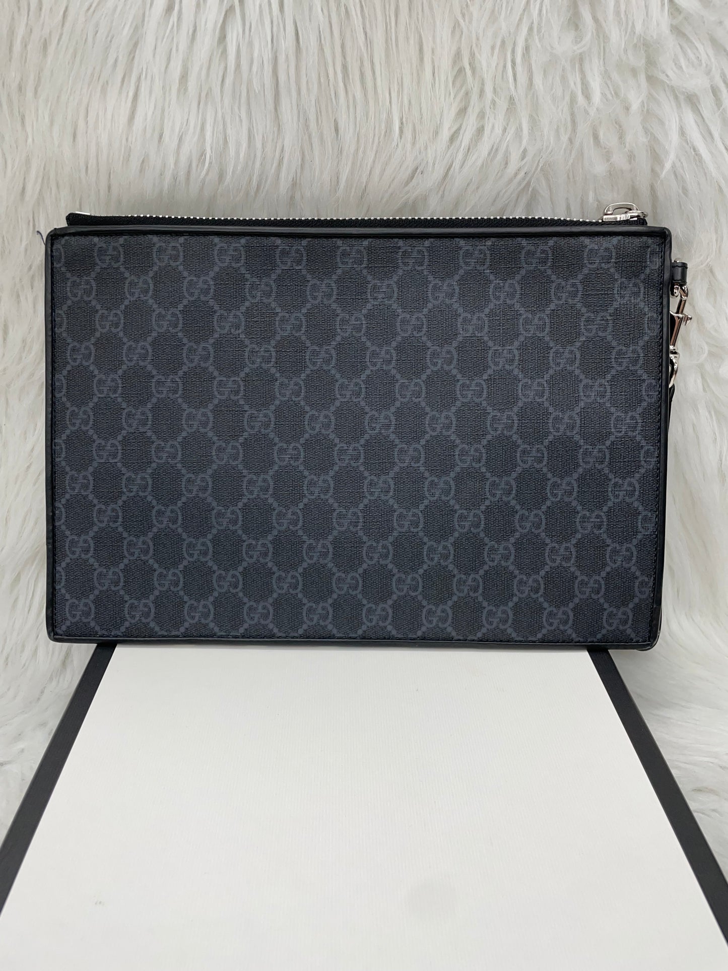 Wristlet Luxury Designer By Gucci, Size: Large