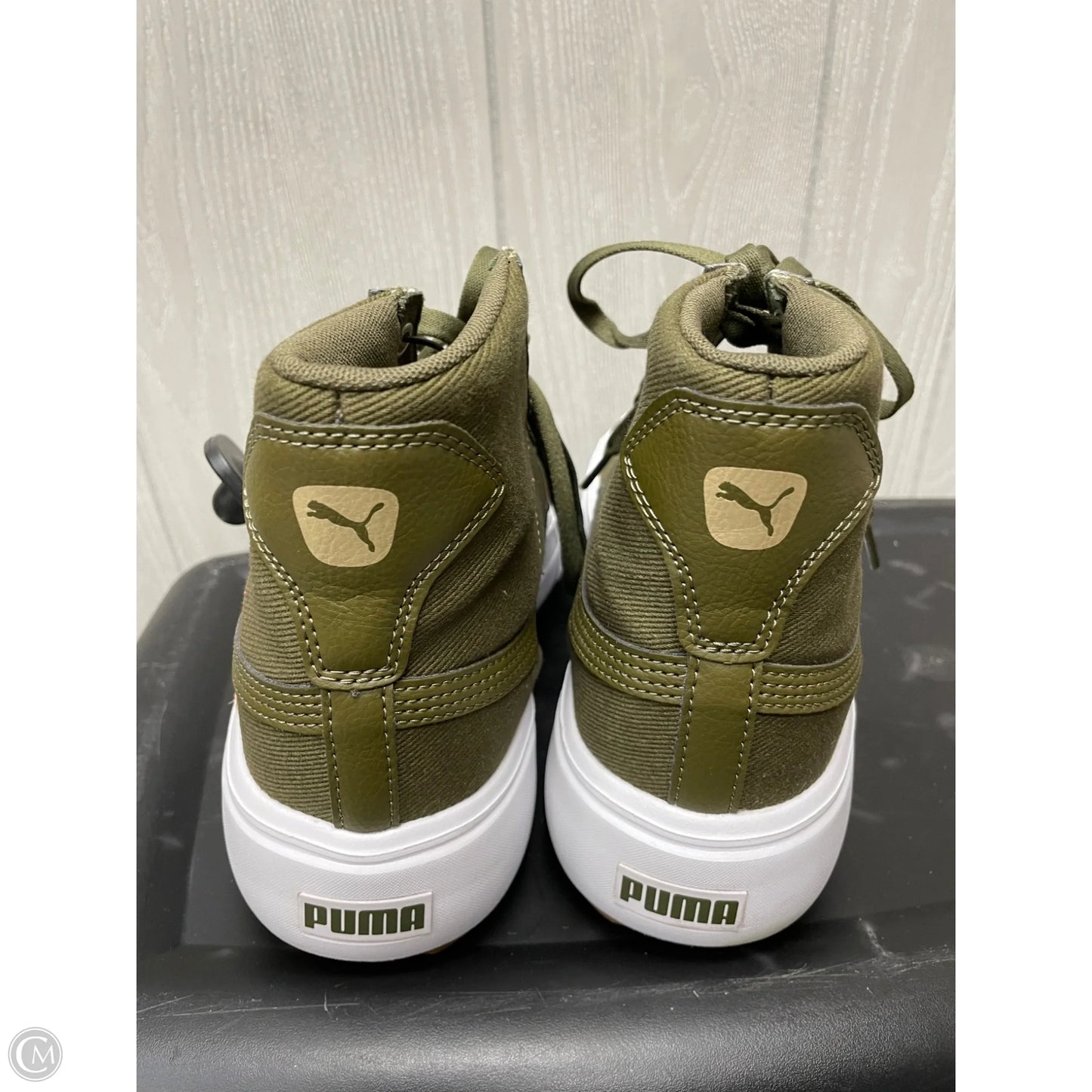Shoes Sneakers By Puma In Green, Size: 10