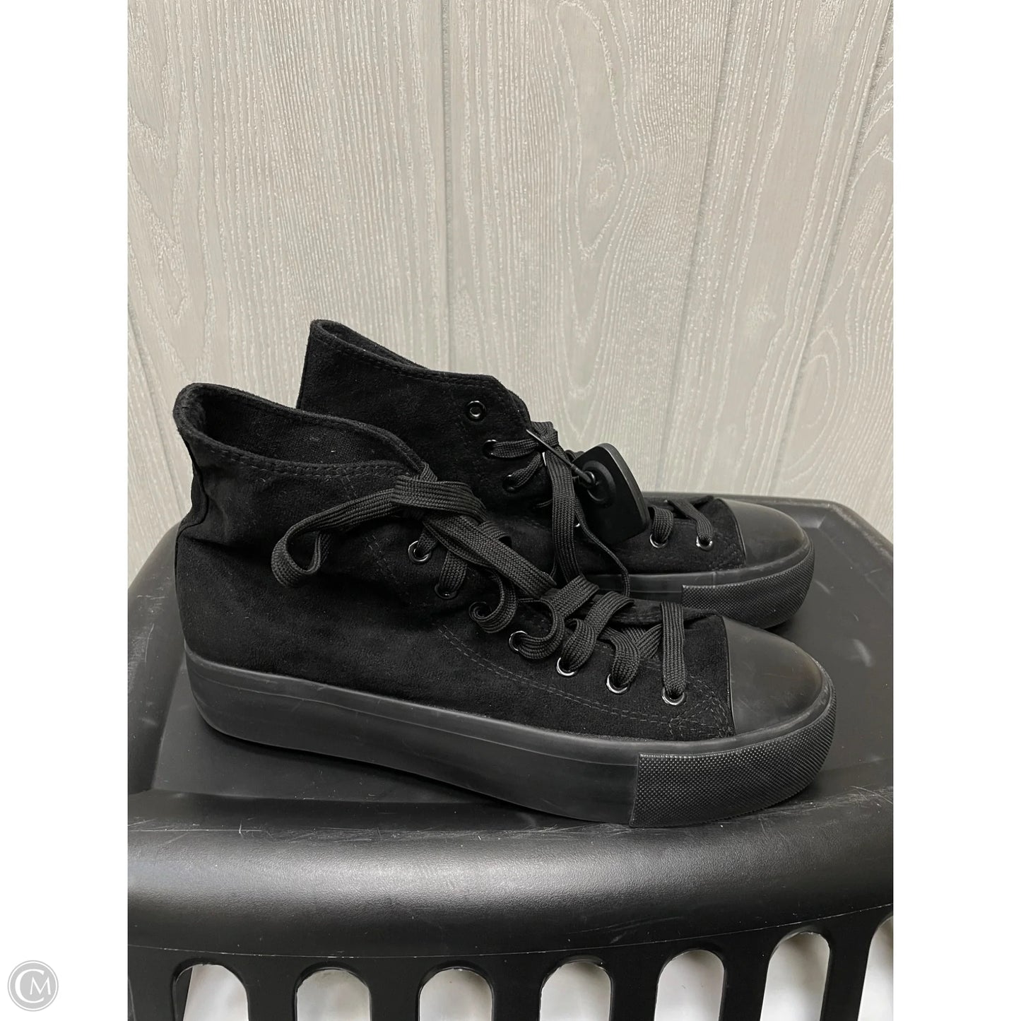 Shoes Sneakers By Clothes Mentor In Black, Size: 11