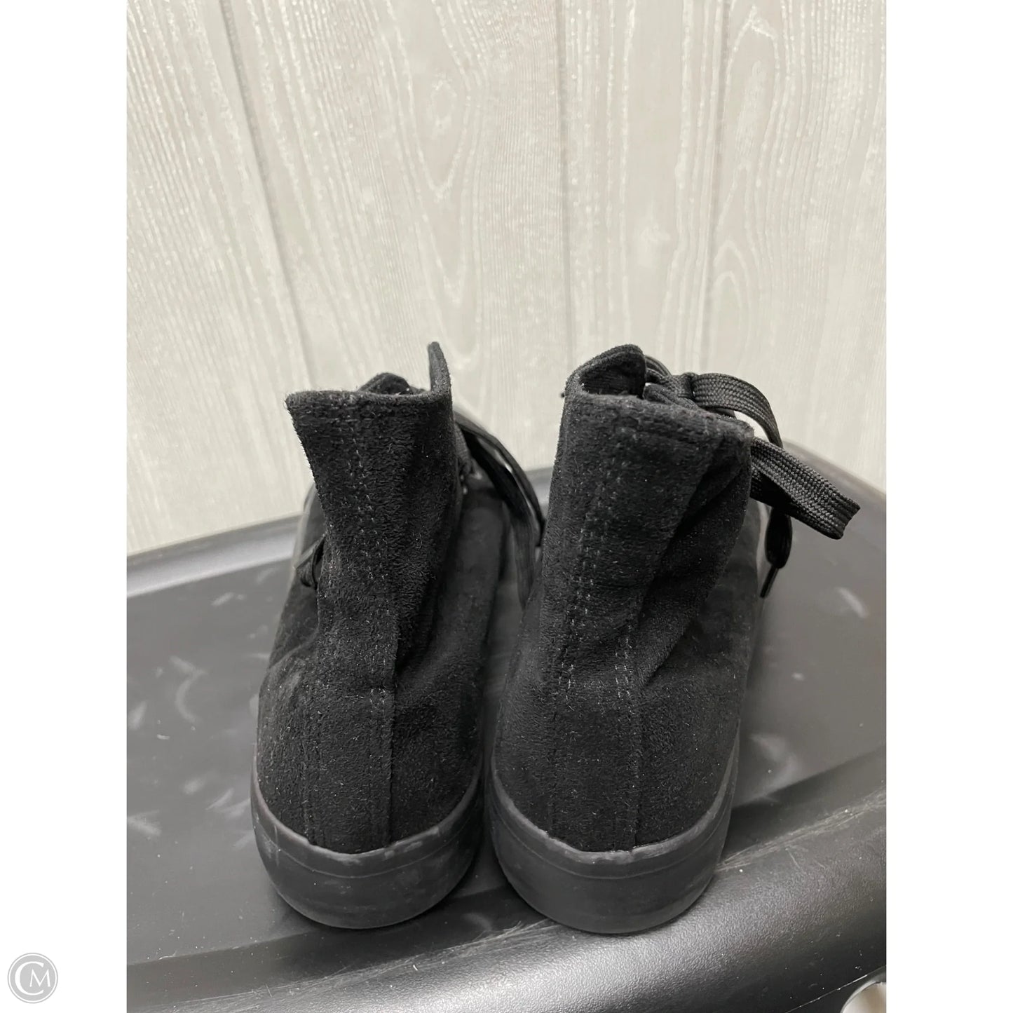Shoes Sneakers By Clothes Mentor In Black, Size: 11