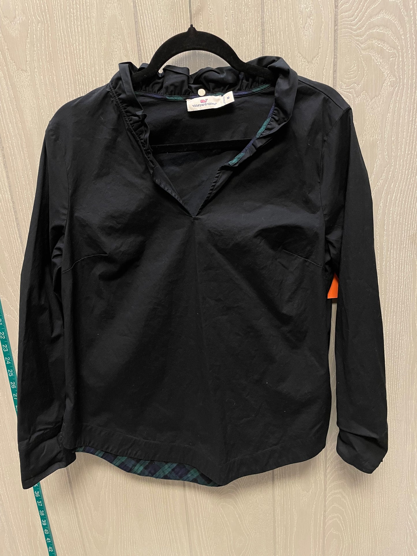 Top Long Sleeve By Vineyard Vines In Black, Size: M