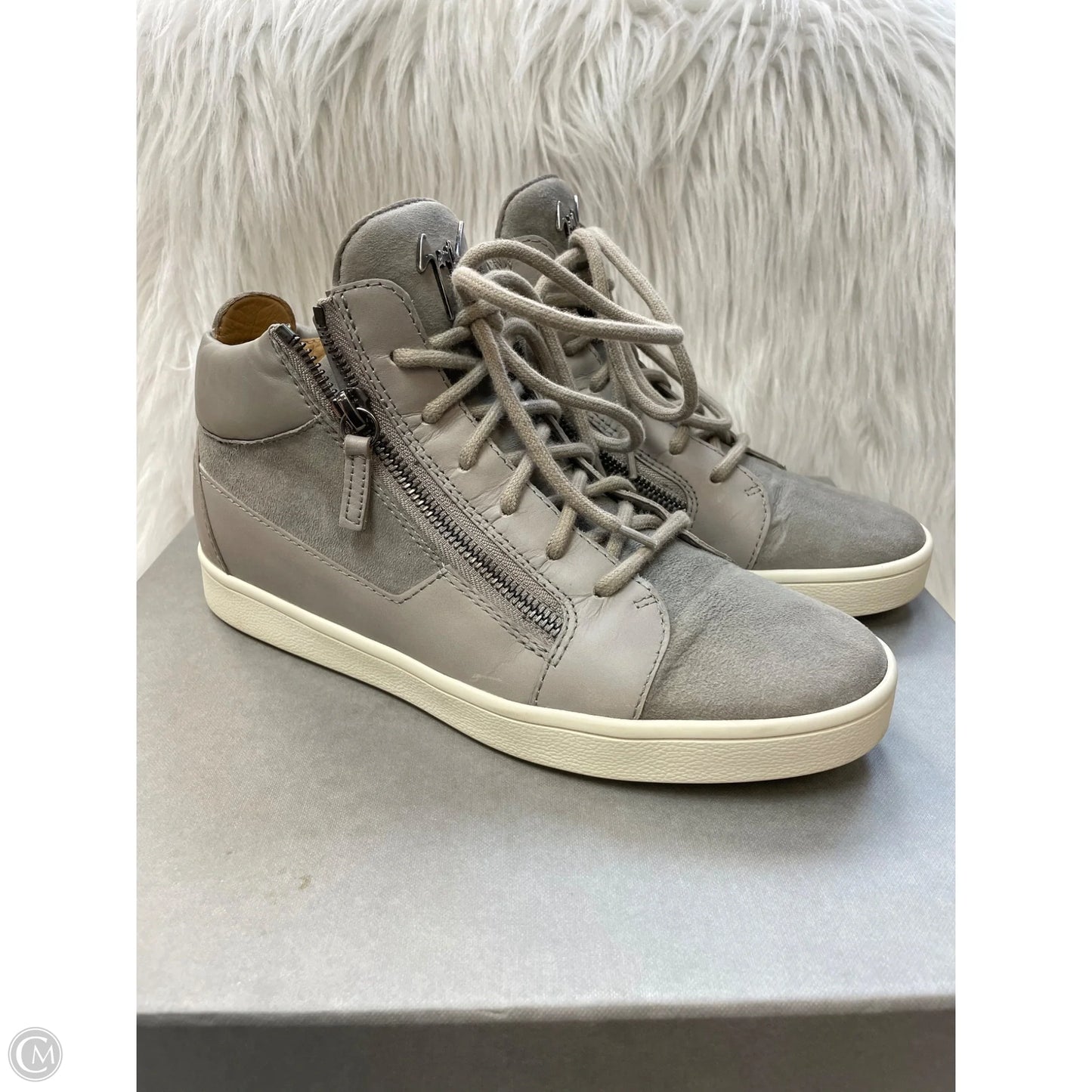 Shoes Designer By Giuseppe Zanotti In Grey, Size: 7.5