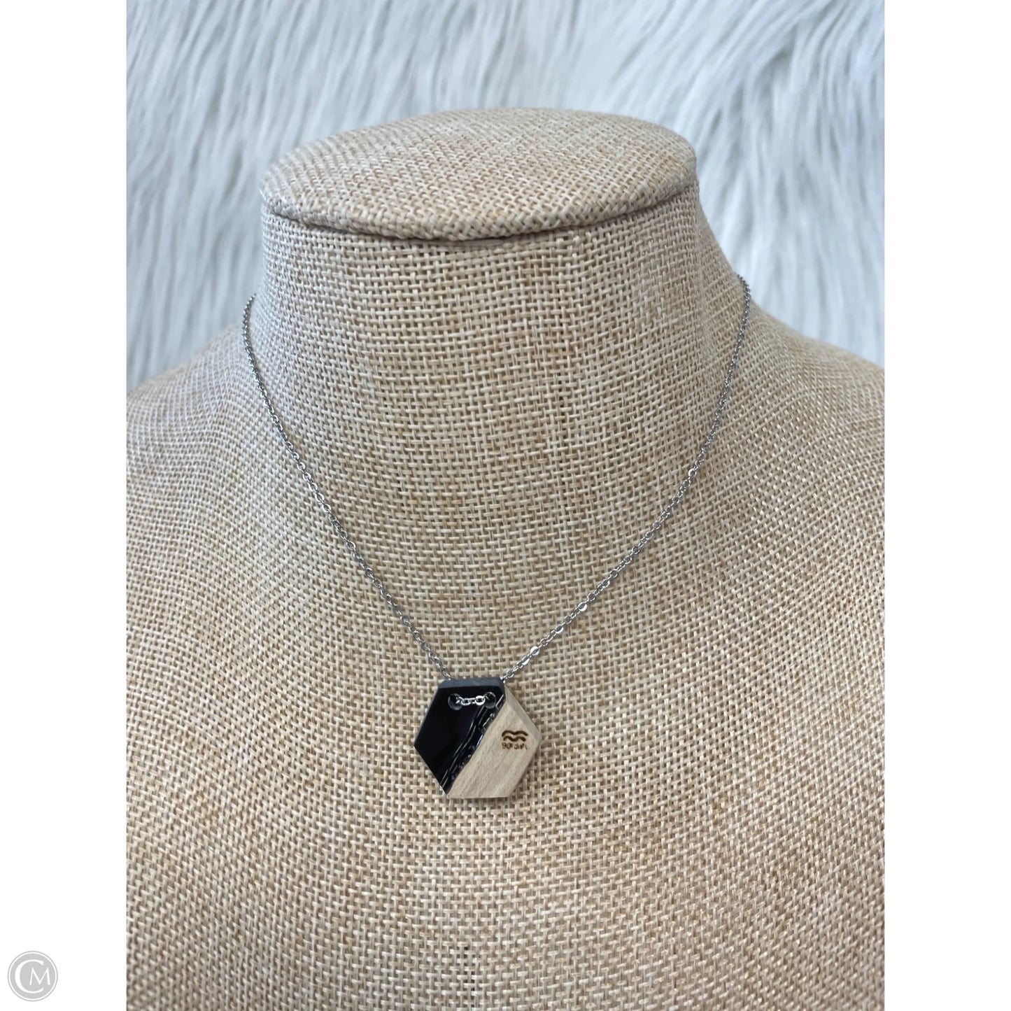 Necklace Pendant By Clothes Mentor