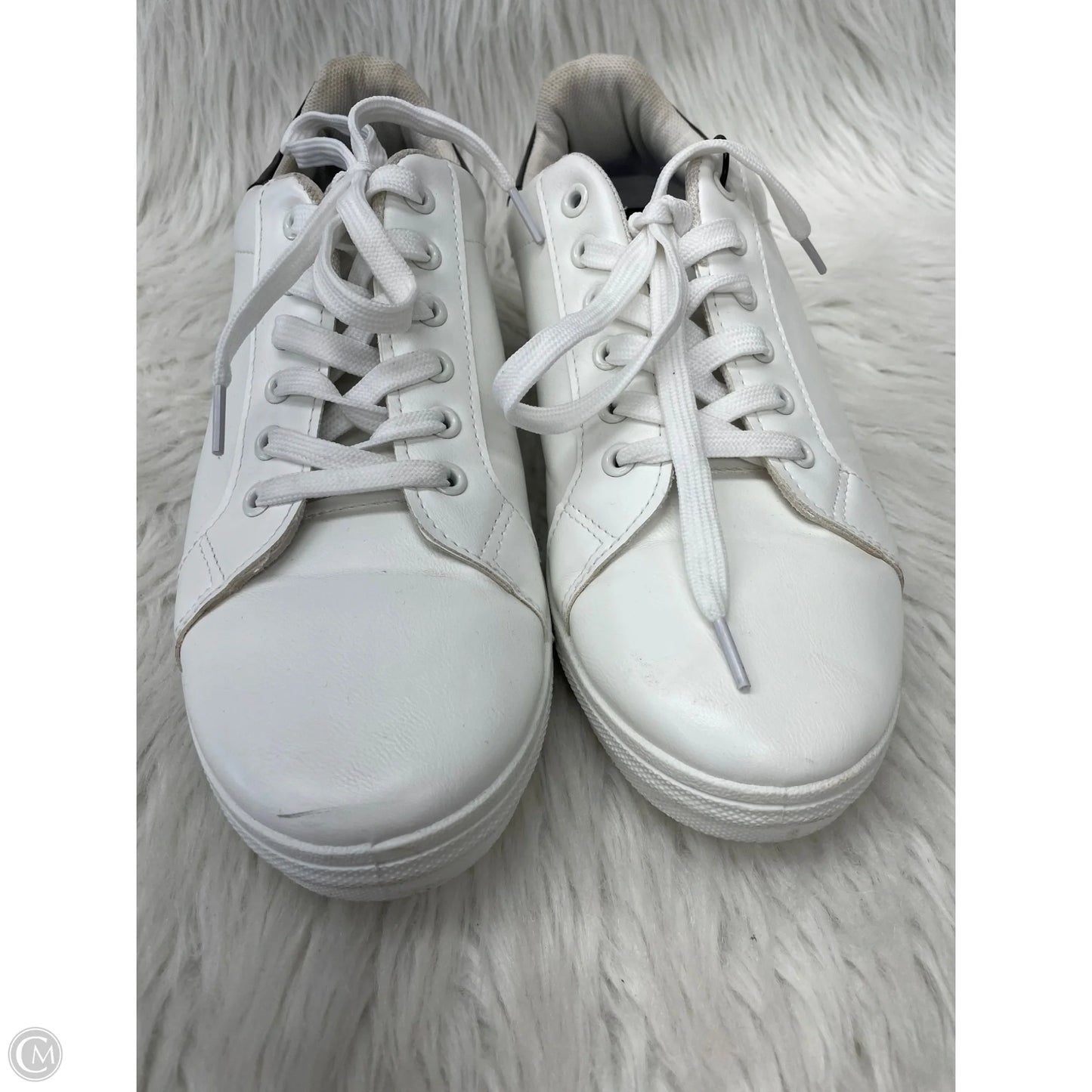 Shoes Sneakers By Calvin Klein In White, Size: 9