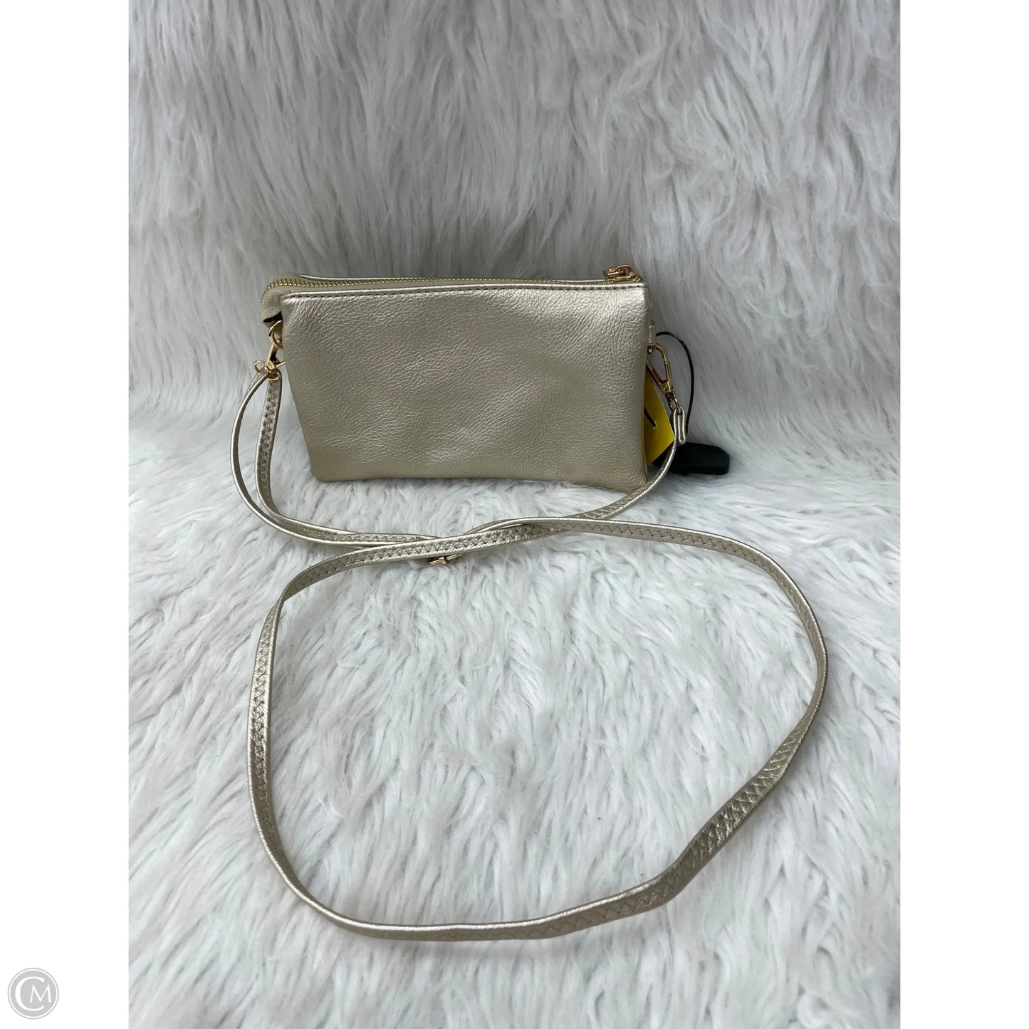 Crossbody By Clothes Mentor, Size: Medium