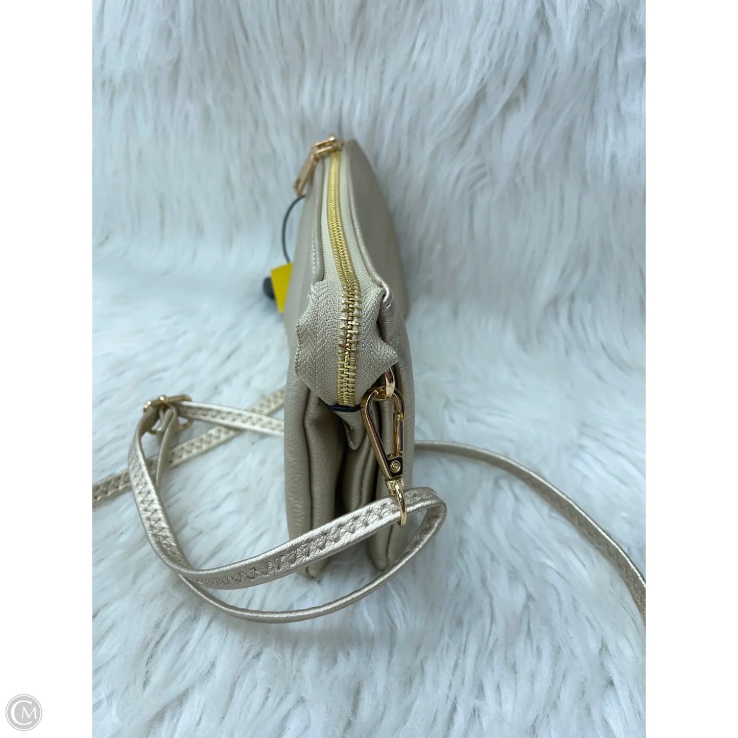 Crossbody By Clothes Mentor, Size: Medium