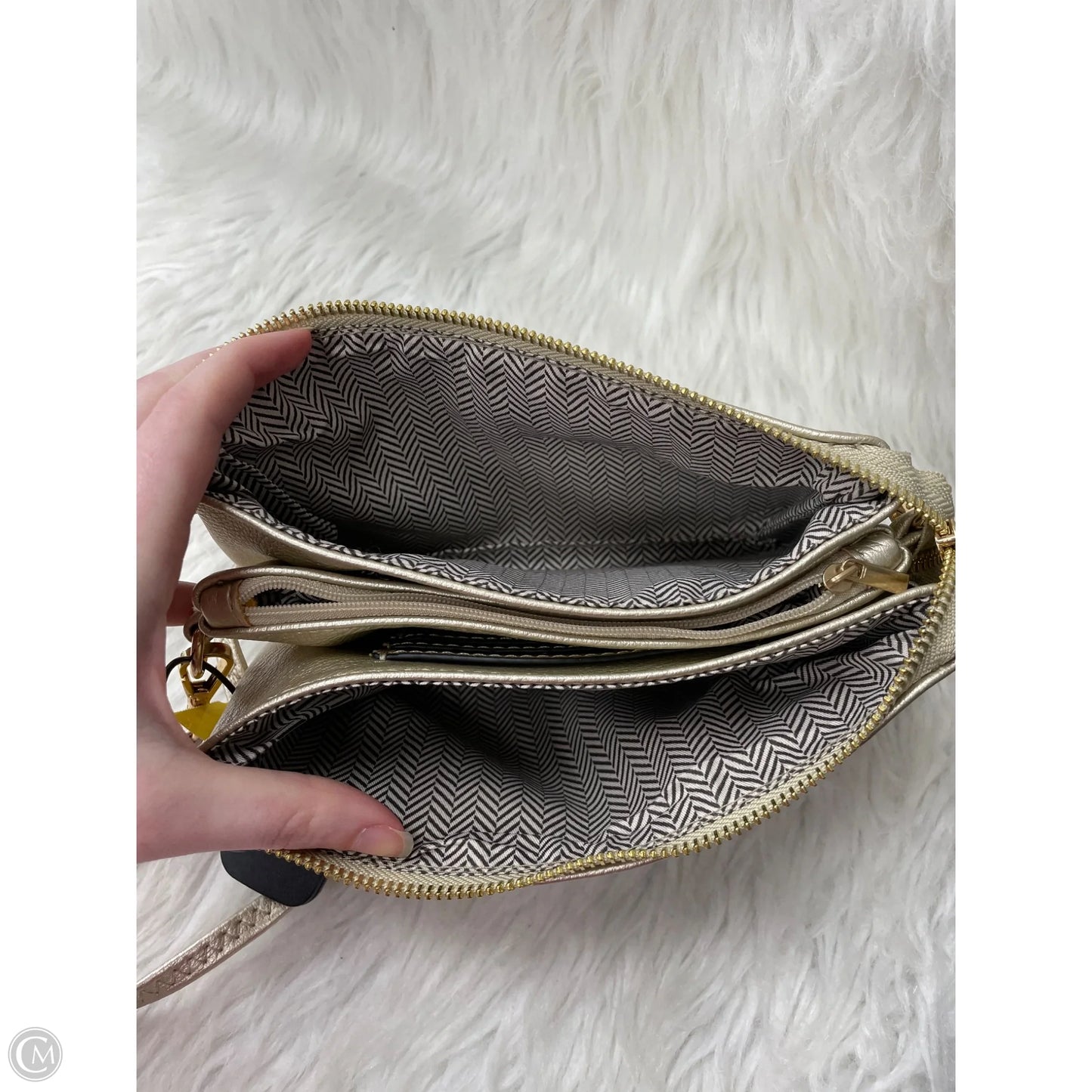 Crossbody By Clothes Mentor, Size: Medium