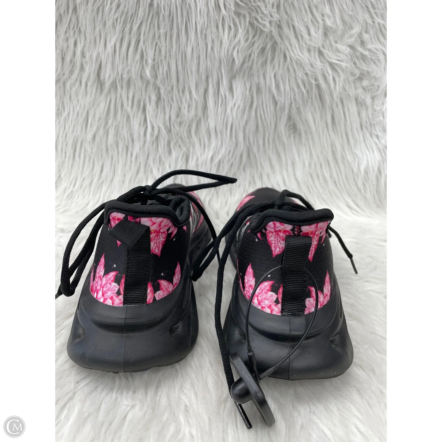 Shoes Athletic By Clothes Mentor In Black & Pink, Size: 7.5
