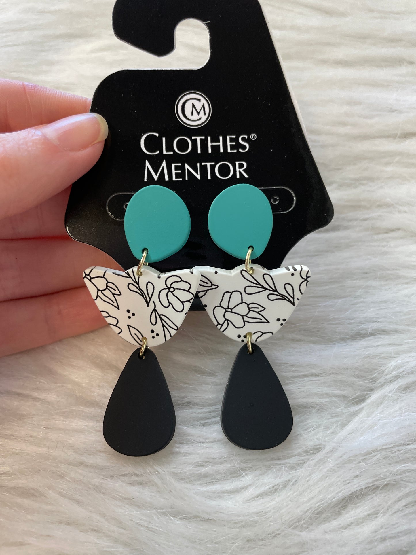 Earrings Dangle/drop By Clothes Mentor