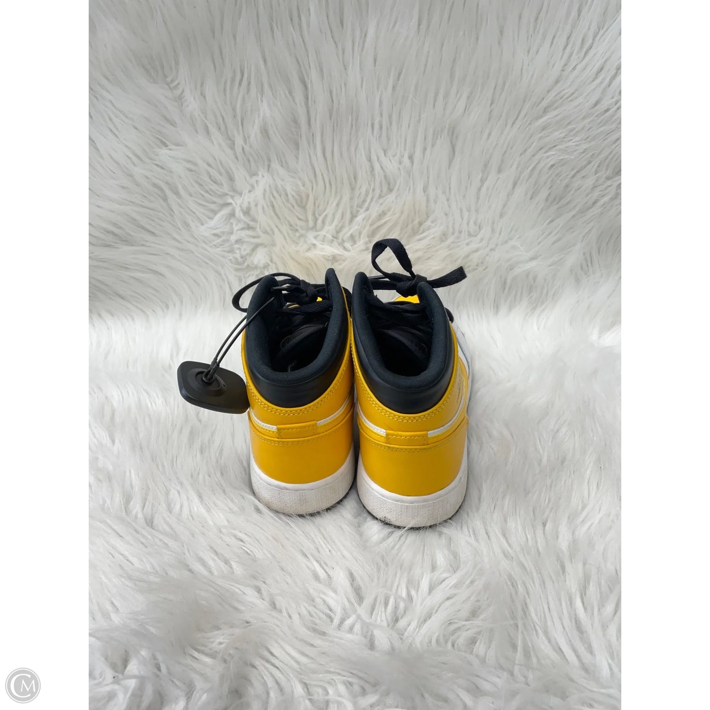Shoes Athletic By Nike In White & Yellow, Size: 8
