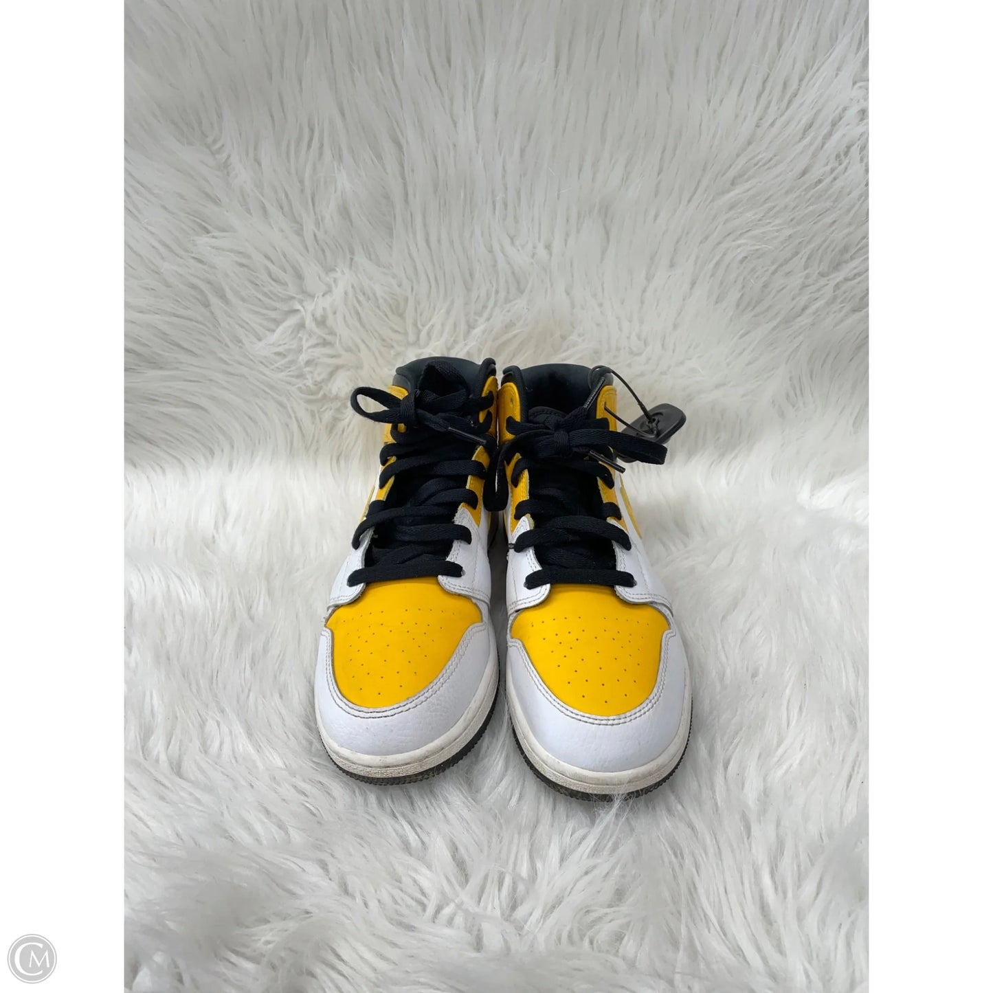 Shoes Athletic By Nike In White & Yellow, Size: 8