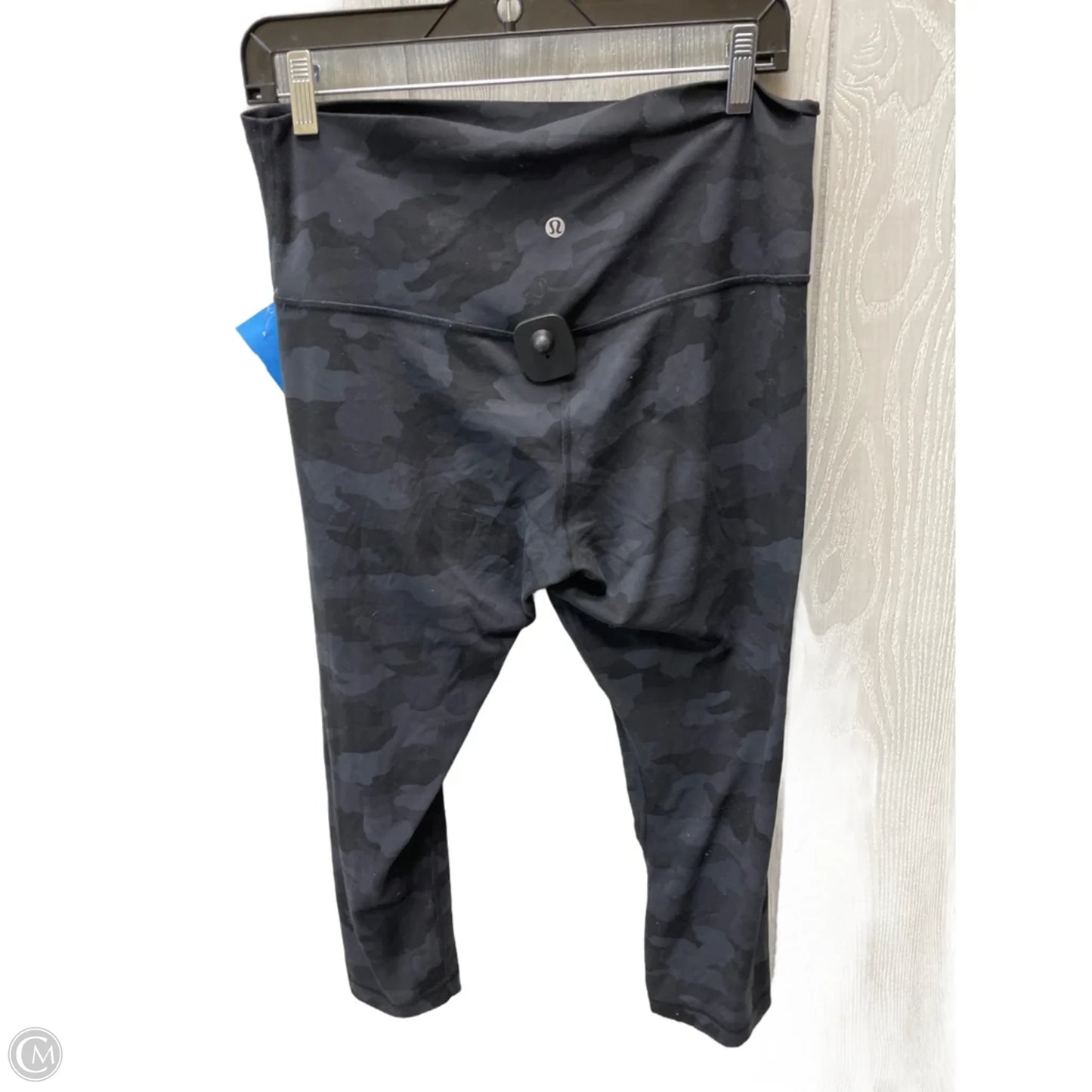 Athletic Leggings Capris By Lululemon In Camouflage Print, Size: L