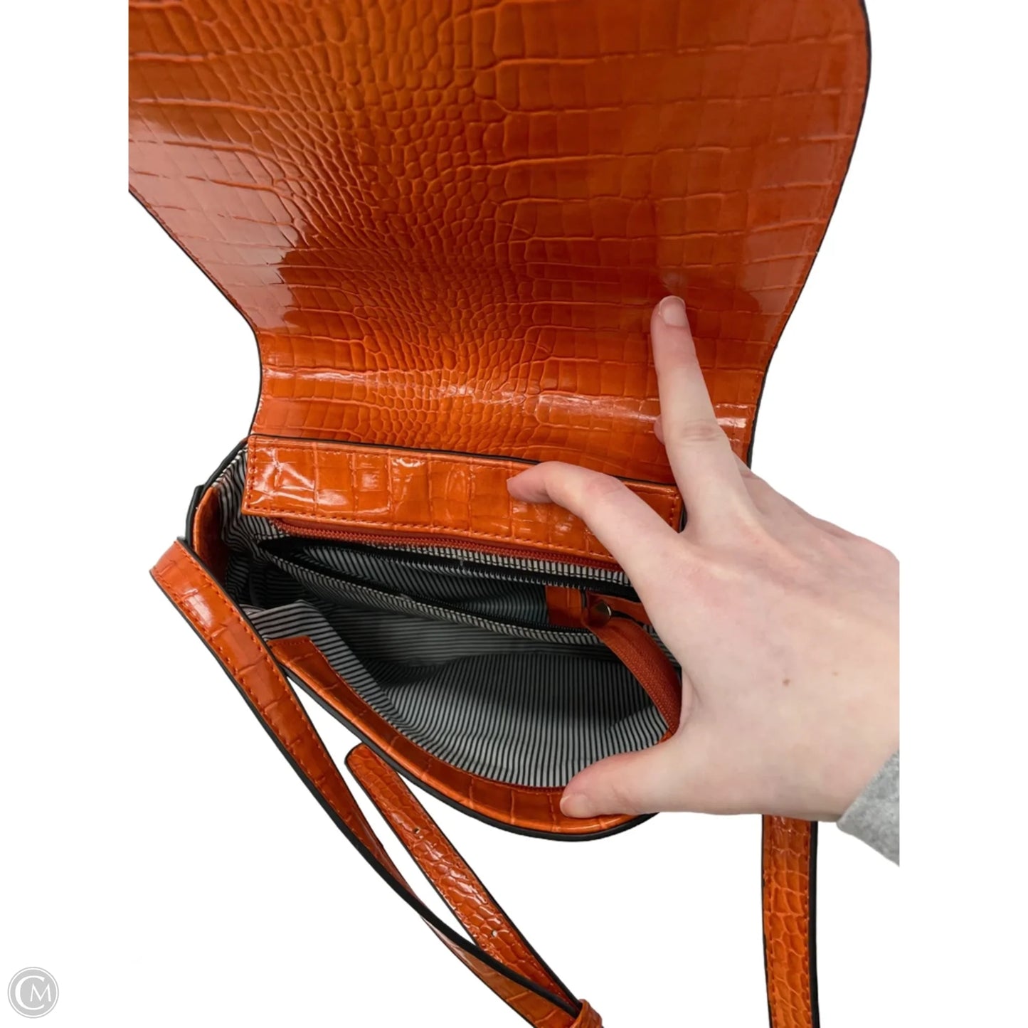 Crossbody By Clothes Mentor, Size: Medium