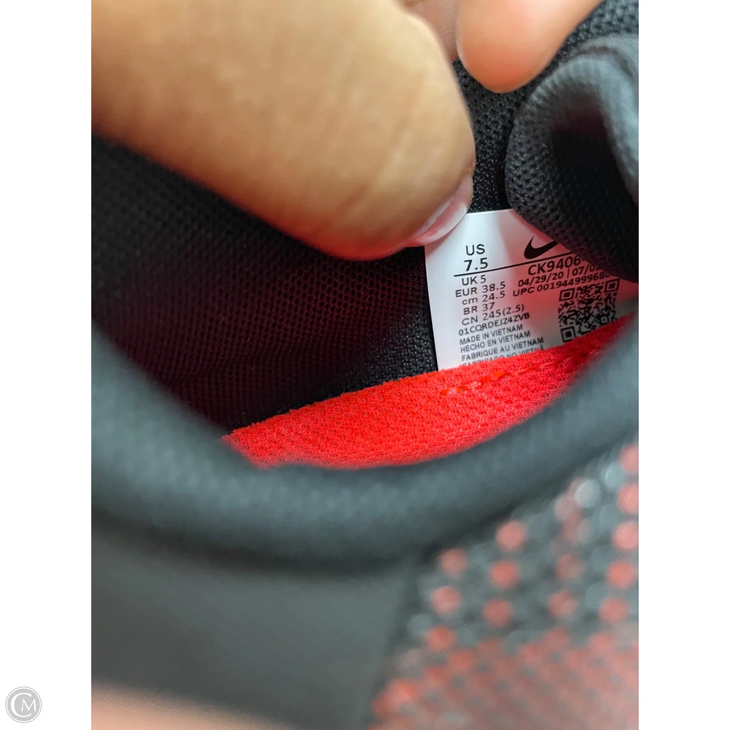 Shoes Athletic By Nike In Black & Orange, Size: 7.5