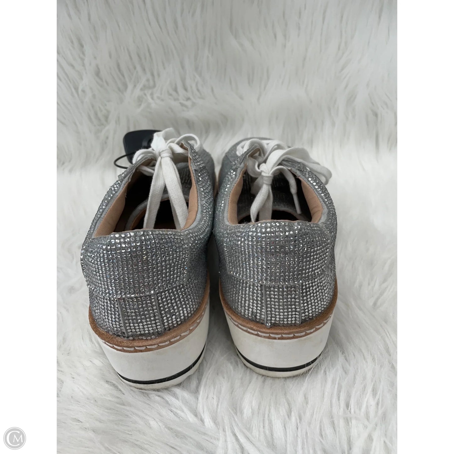 Shoes Sneakers By Chelsea And Violet In Silver, Size: 9.5