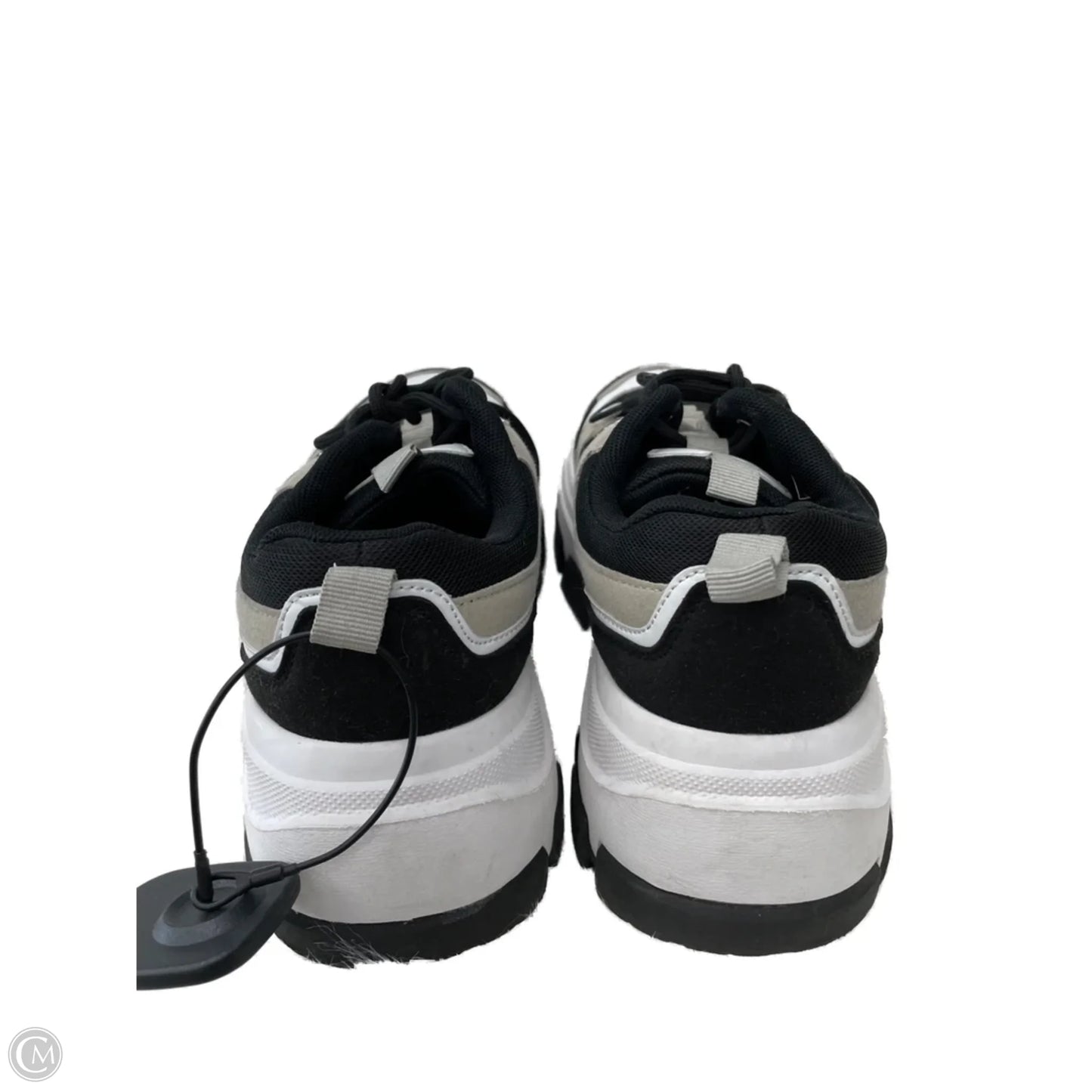 Shoes Athletic By Clothes Mentor In Black & White, Size: 10
