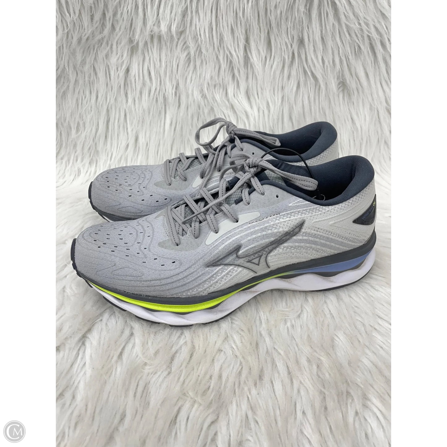 Shoes Athletic By Mizuno In Grey, Size: 9.5