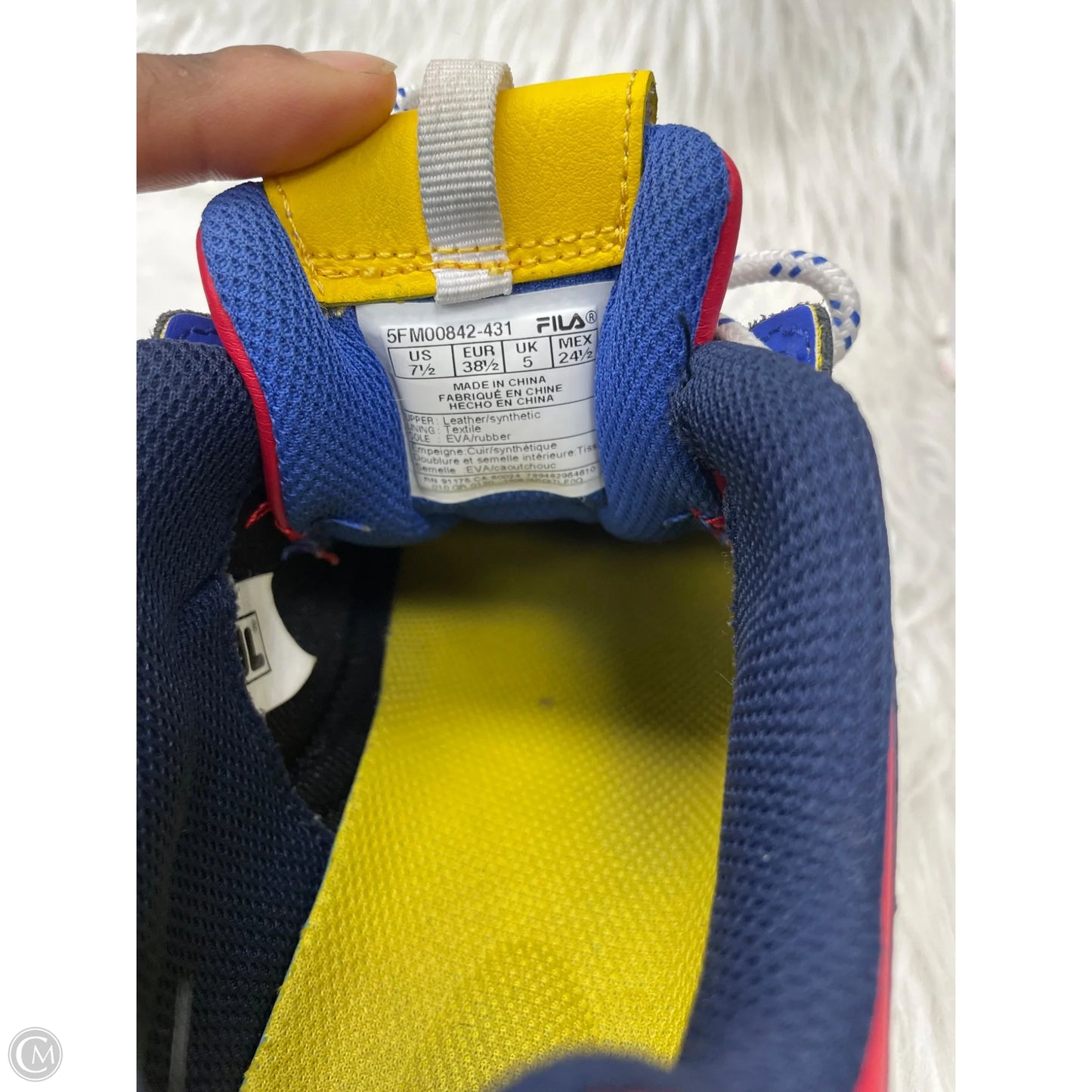 Shoes Sneakers By Fila In Multi-colored, Size: 7.5