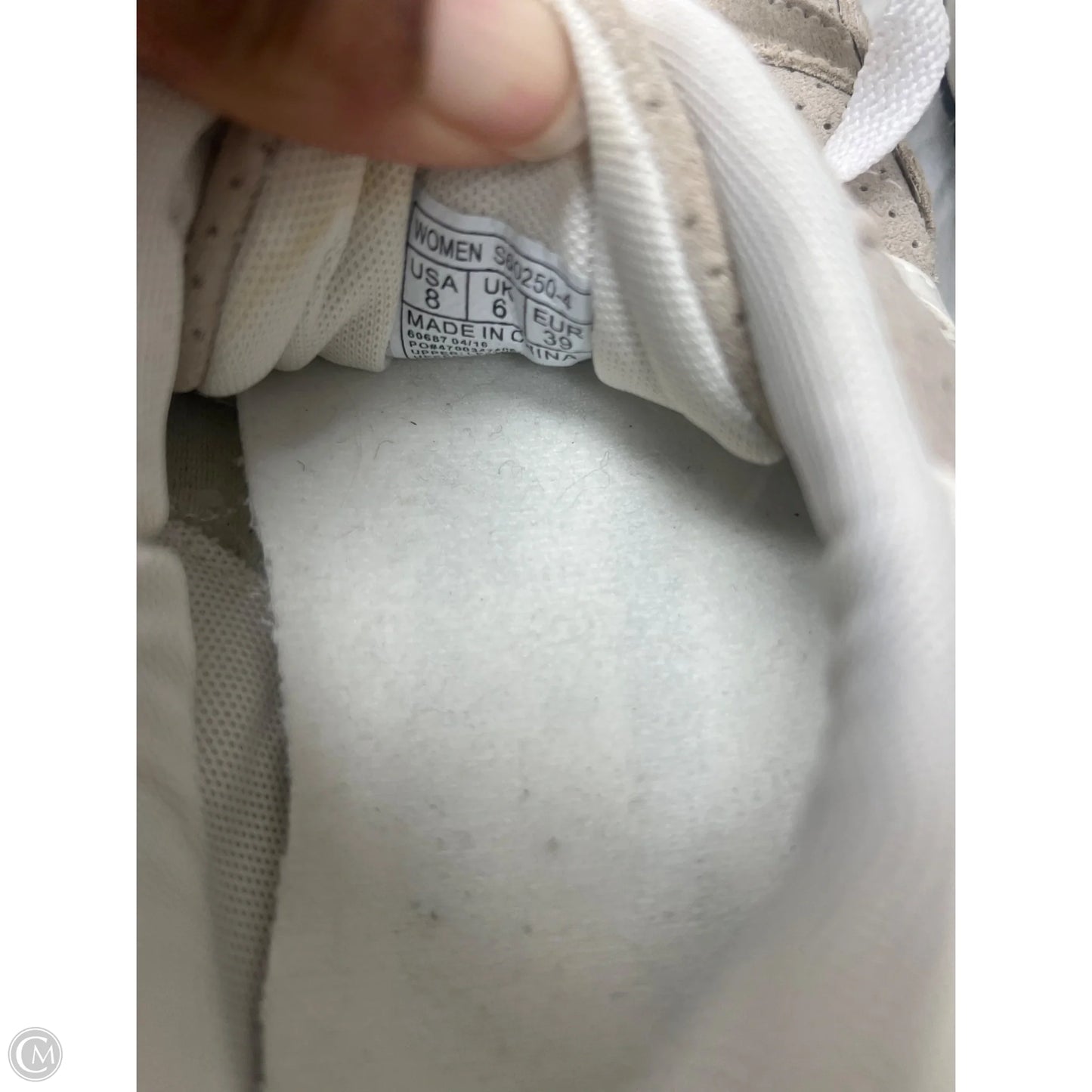 Shoes Sneakers By Saucony In Tan & White, Size: 8