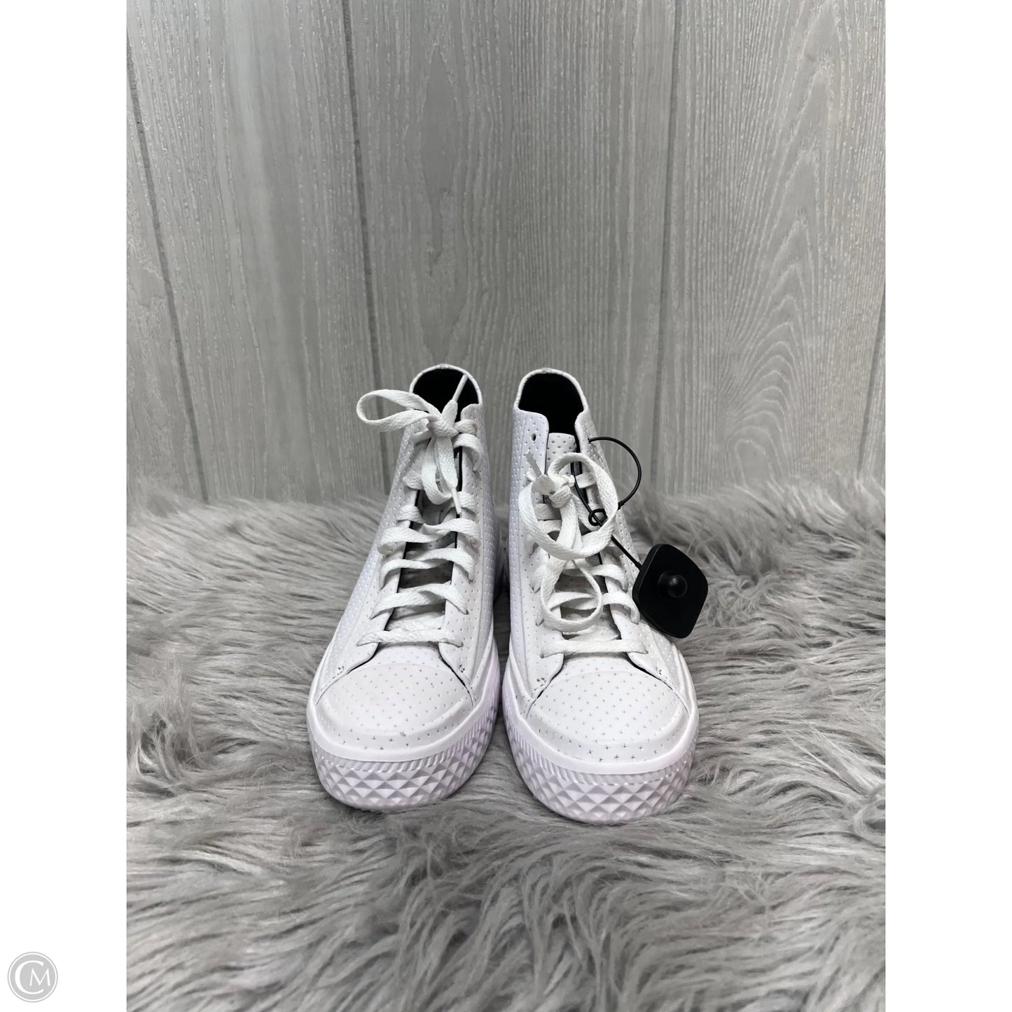 Shoes Sneakers By Converse In White, Size: 7.5