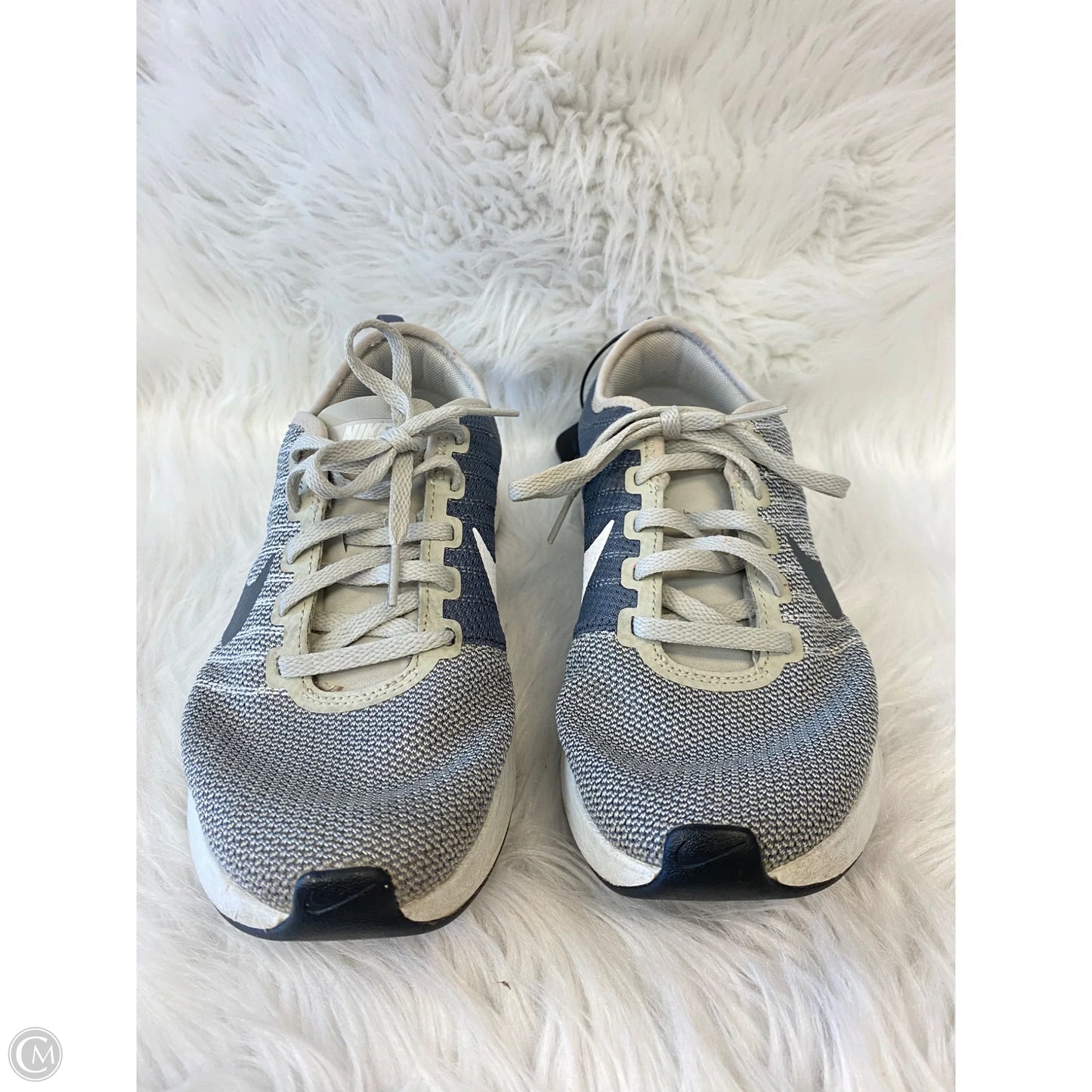 Shoes Athletic By Nike In Grey & White, Size: 9