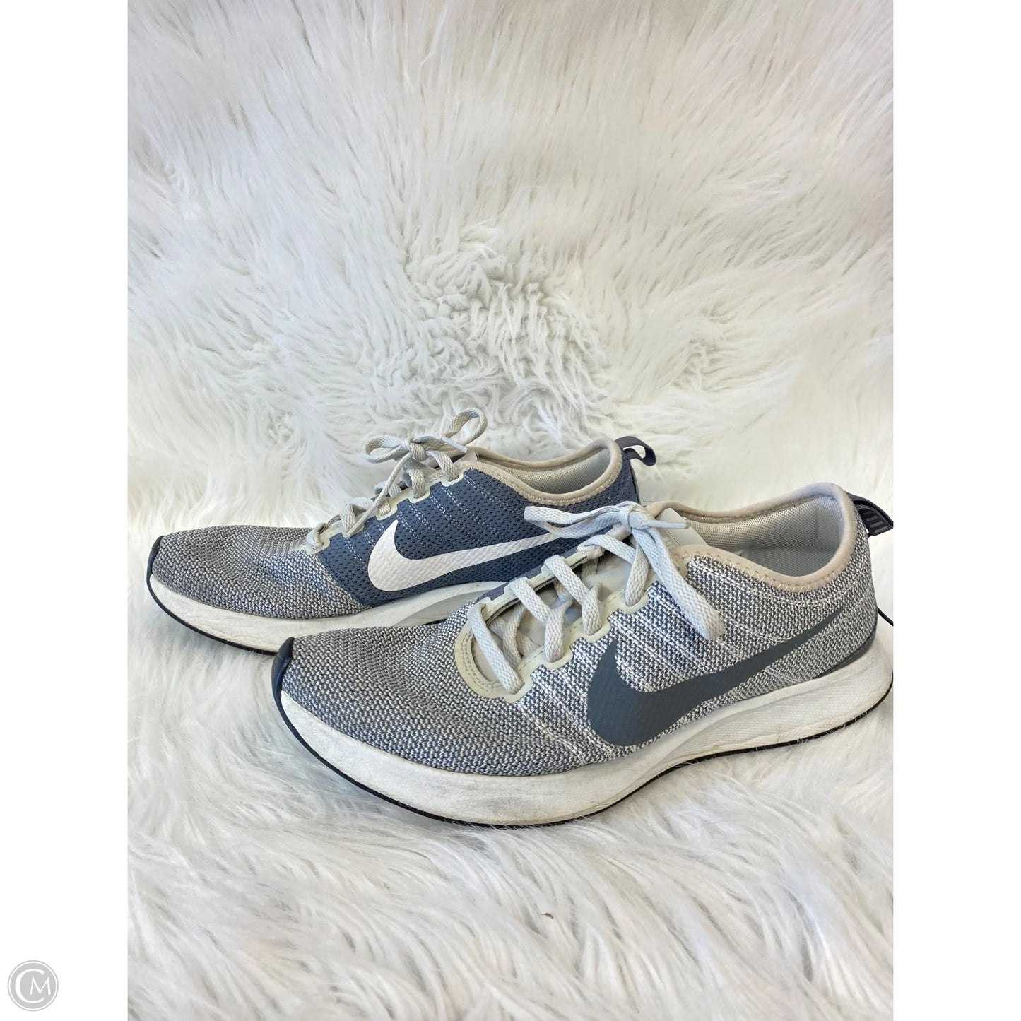 Shoes Athletic By Nike In Grey & White, Size: 9