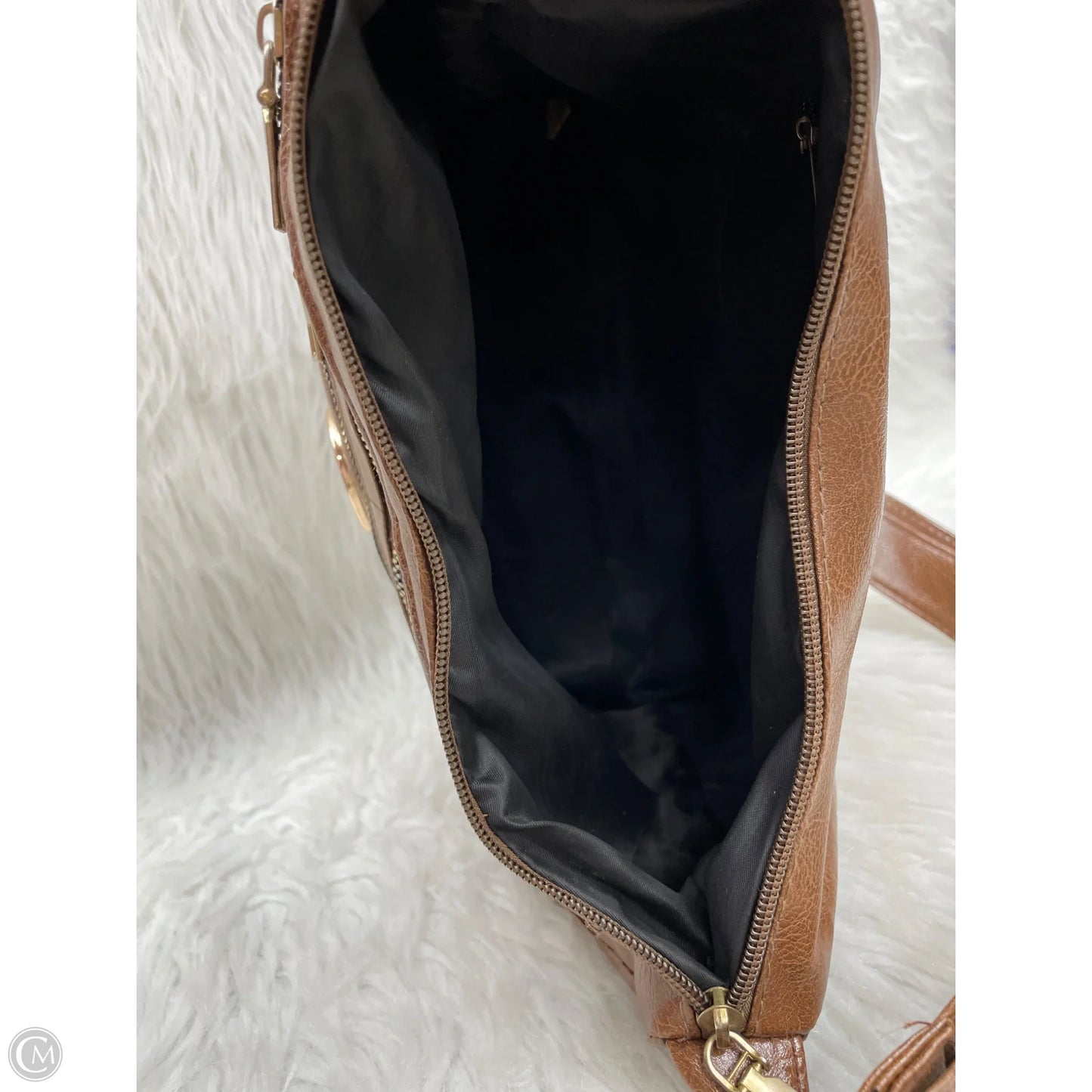 Crossbody By Clothes Mentor, Size: Medium