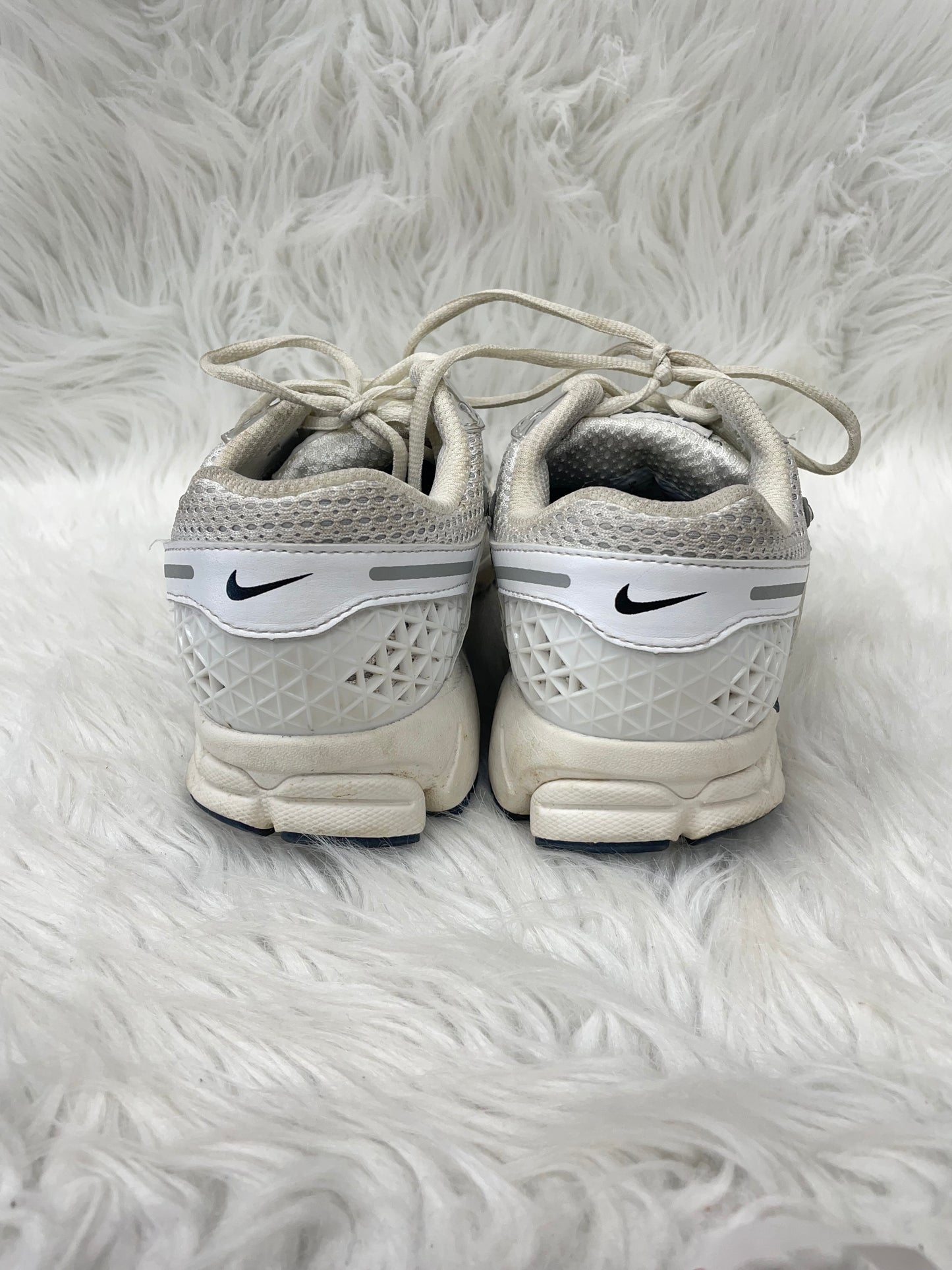 SHOES SNEAKERS by NIKE In GREY & SILVER, Size: 8