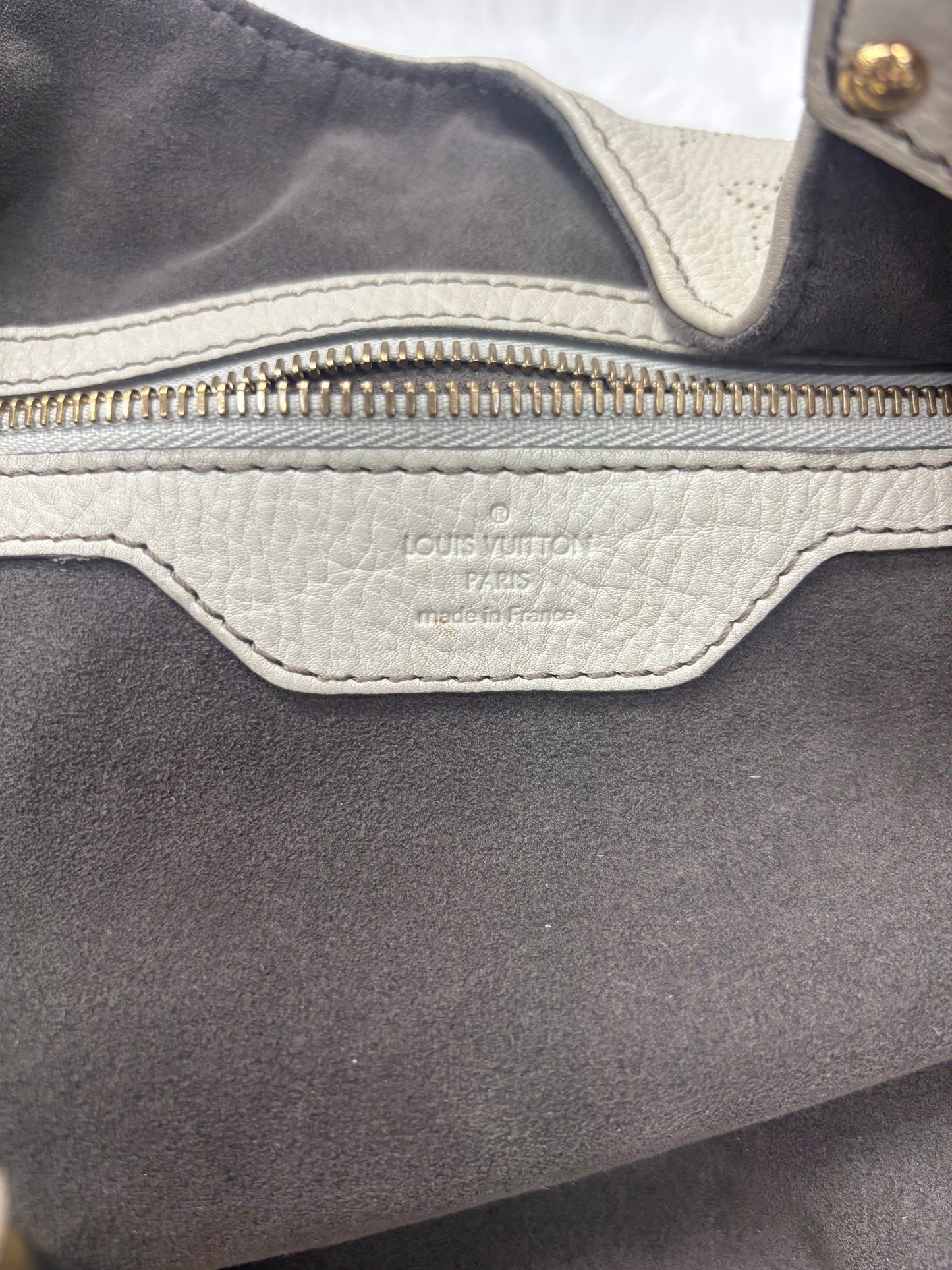 Handbag Luxury Designer By Louis Vuitton In Ivory, Size:Large