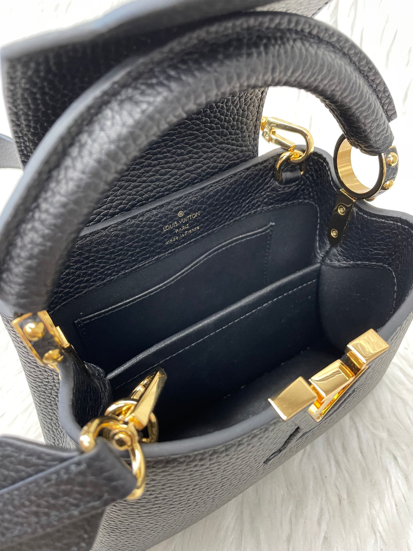CROSSBODY LUXURY DESIGNER by LOUIS VUITTON In BLACK, Size: SMALL