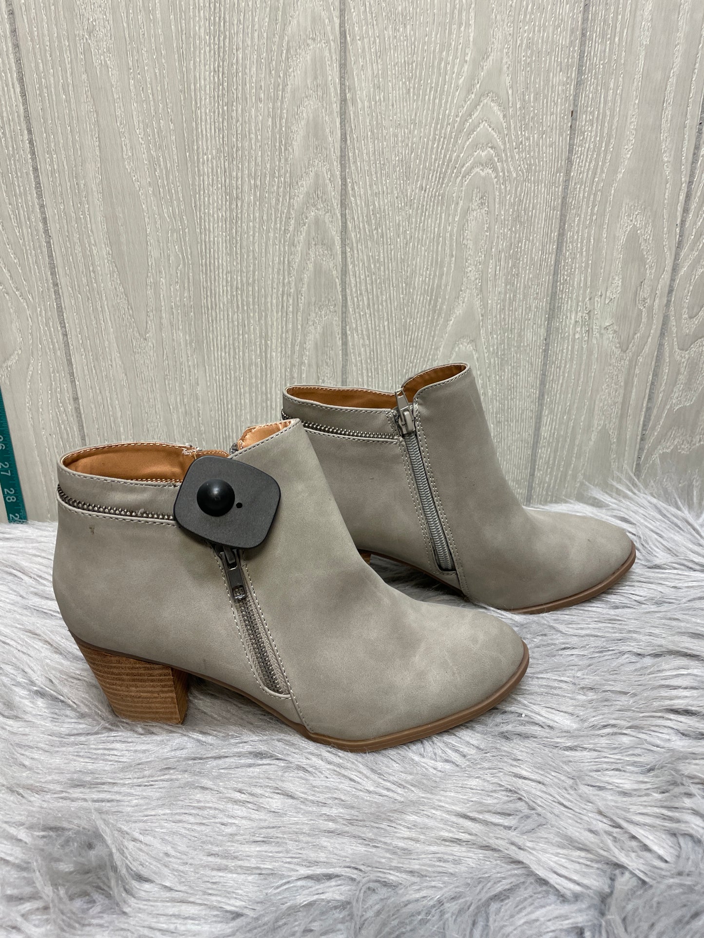 Boots Ankle Heels By Report In Grey, Size: 7.5