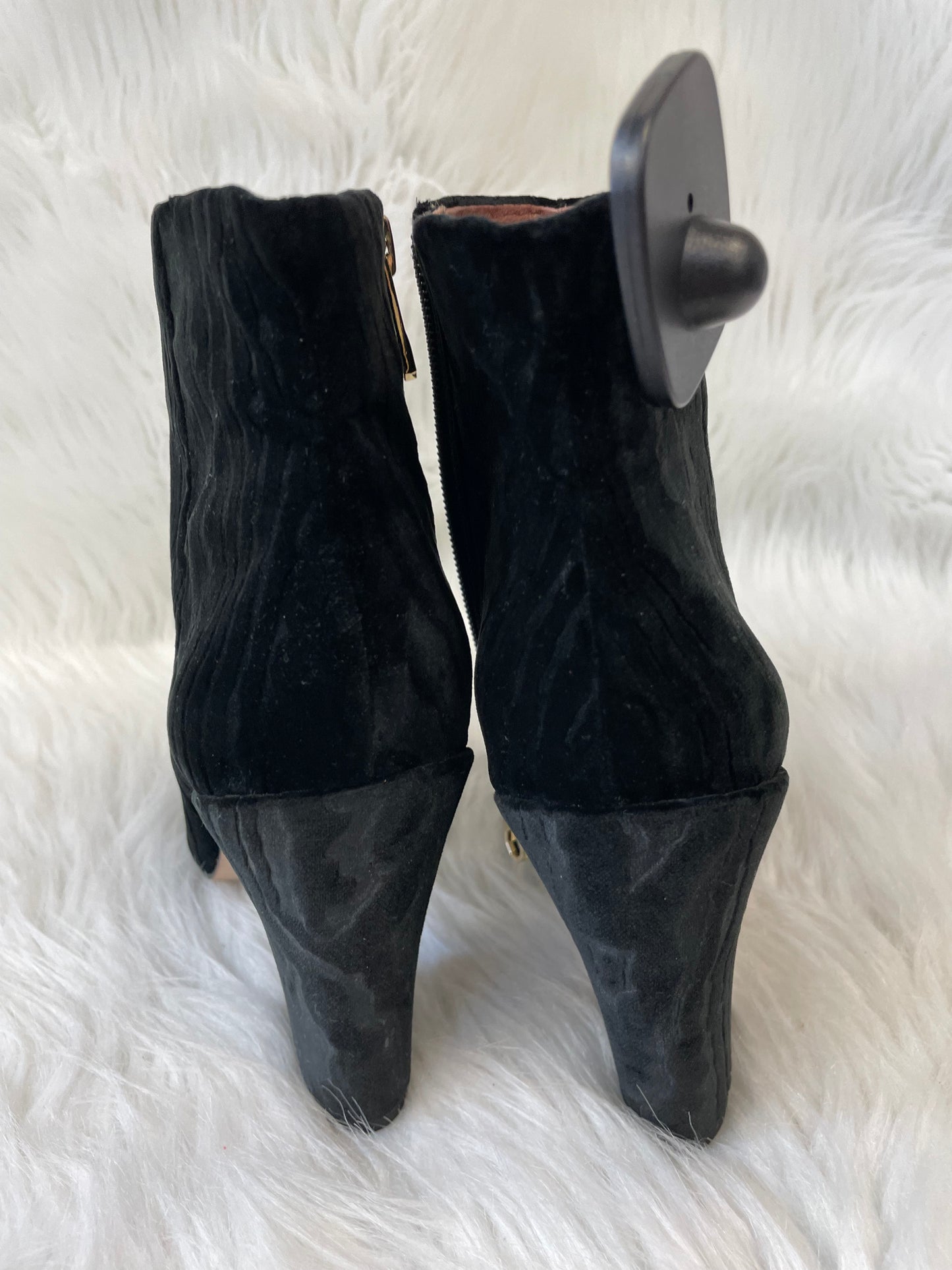 Boots Ankle Heels By Louise Et Cie In Black, Size: 6.5