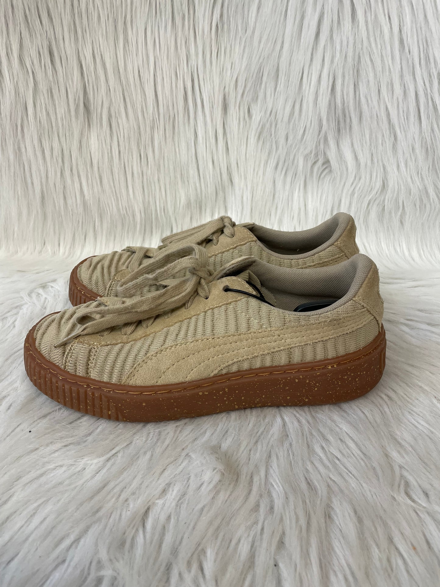 Shoes Sneakers By Puma In Tan, Size: 7