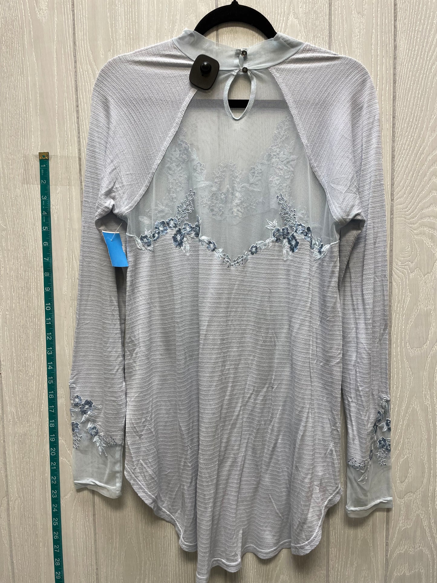 Top Long Sleeve By Free People In Blue, Size: M