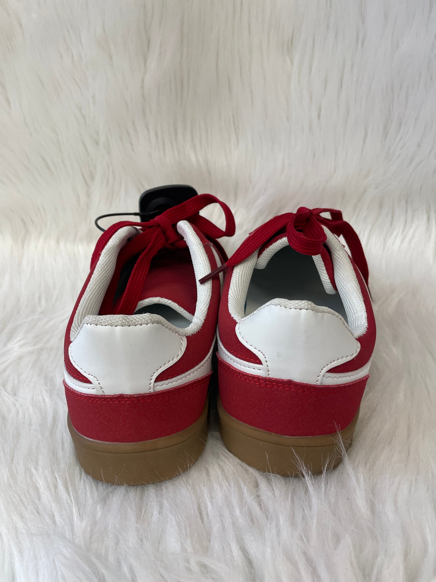 Shoes Sneakers By Clothes Mentor In Red & White, Size: 10