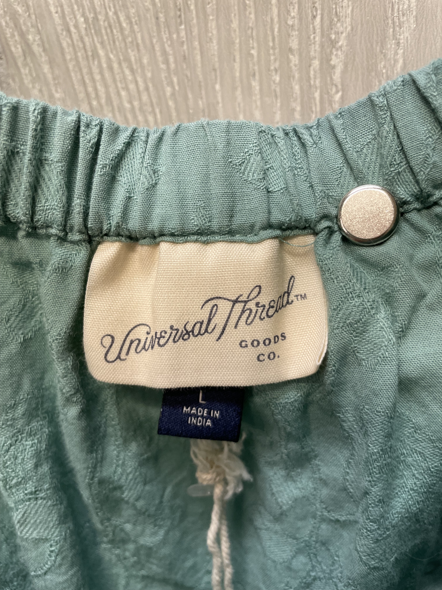 Dress Casual Short By Universal Thread  Size: L