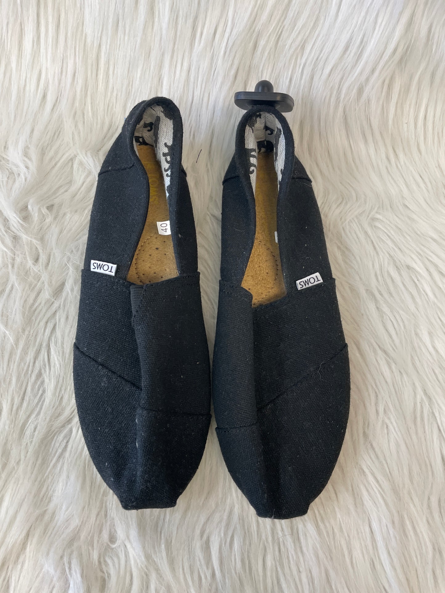 Shoes Flats By Toms In Black, Size: 10