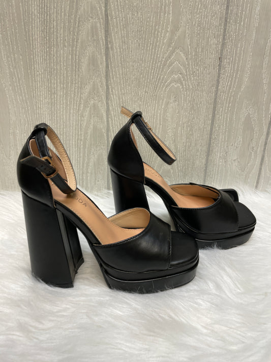 Black Sandals Heels Block Top Moda, Size 6.5