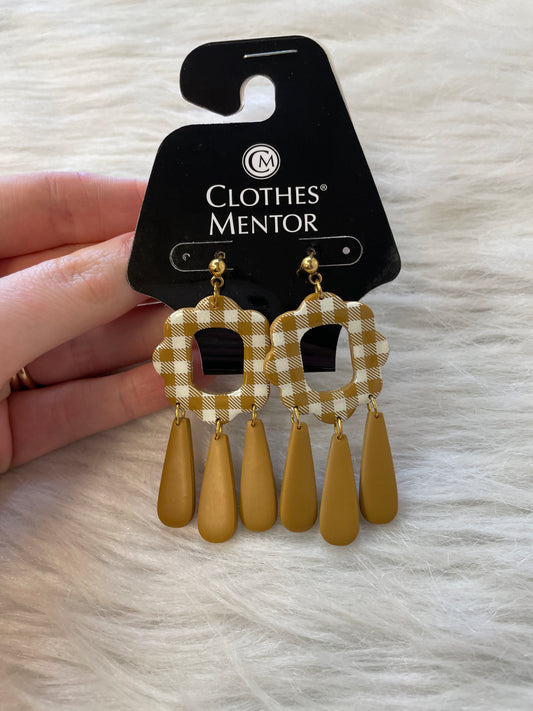 Earrings Dangle/drop By Clothes Mentor