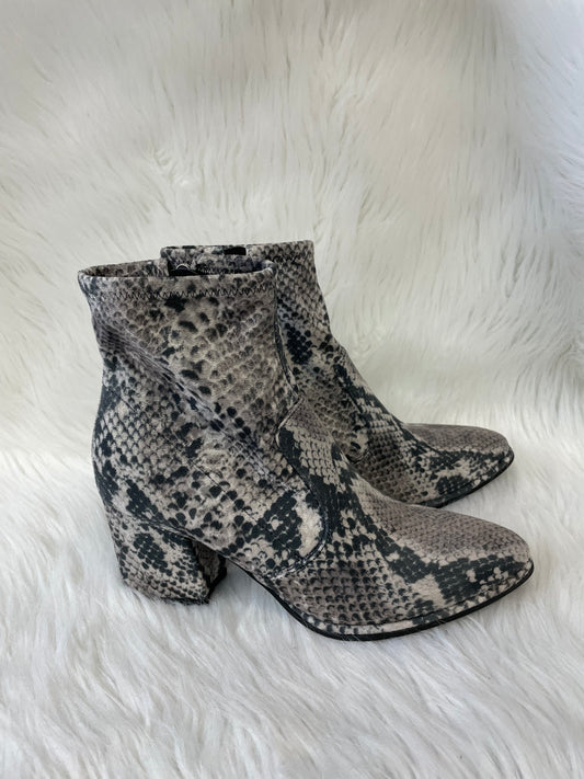 Boots Ankle Heels By Marc Fisher In Snakeskin Print, Size: 6