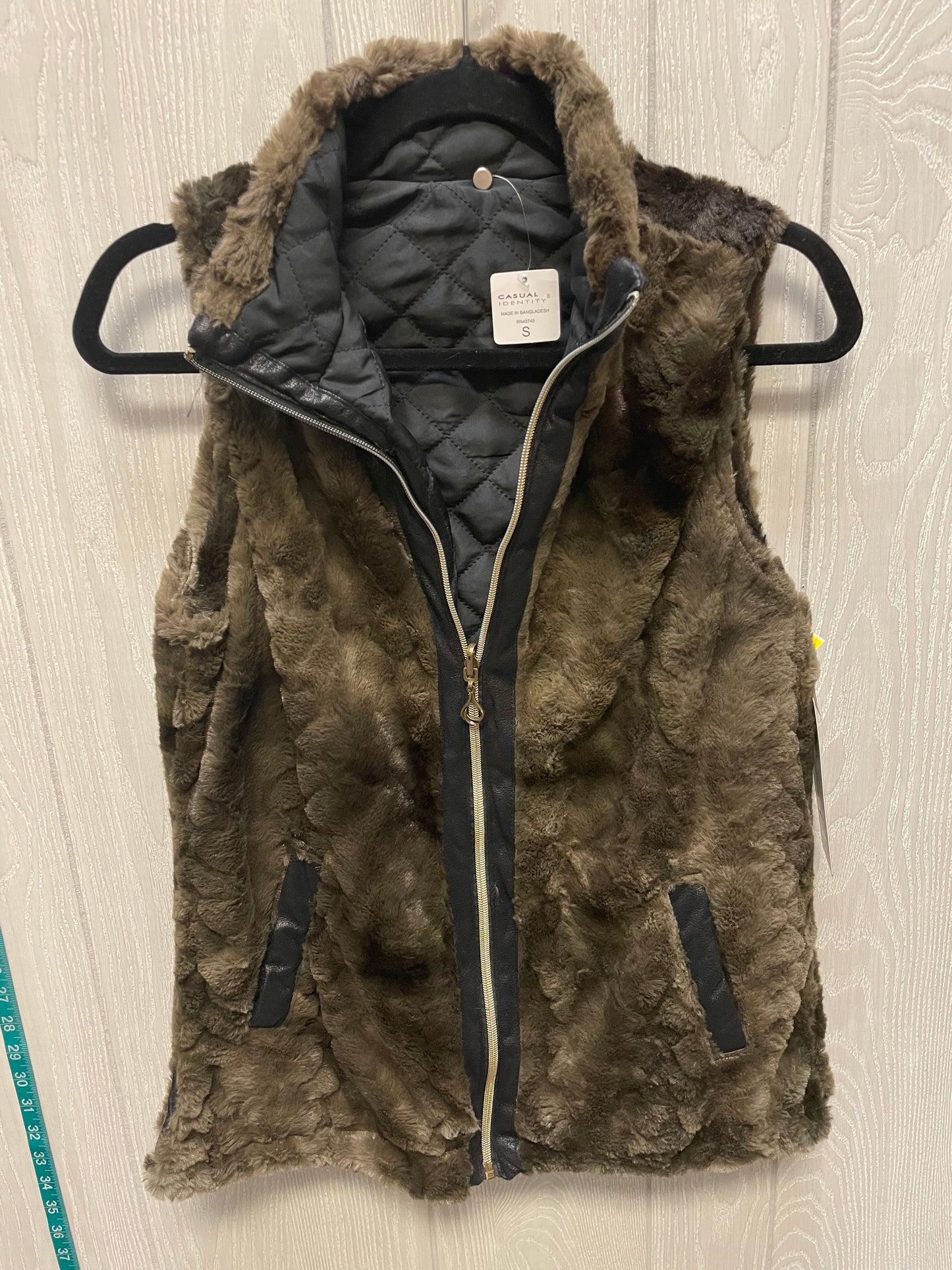 Vest Faux Fur & Sherpa By Casual Identity  In Brown, Size: S