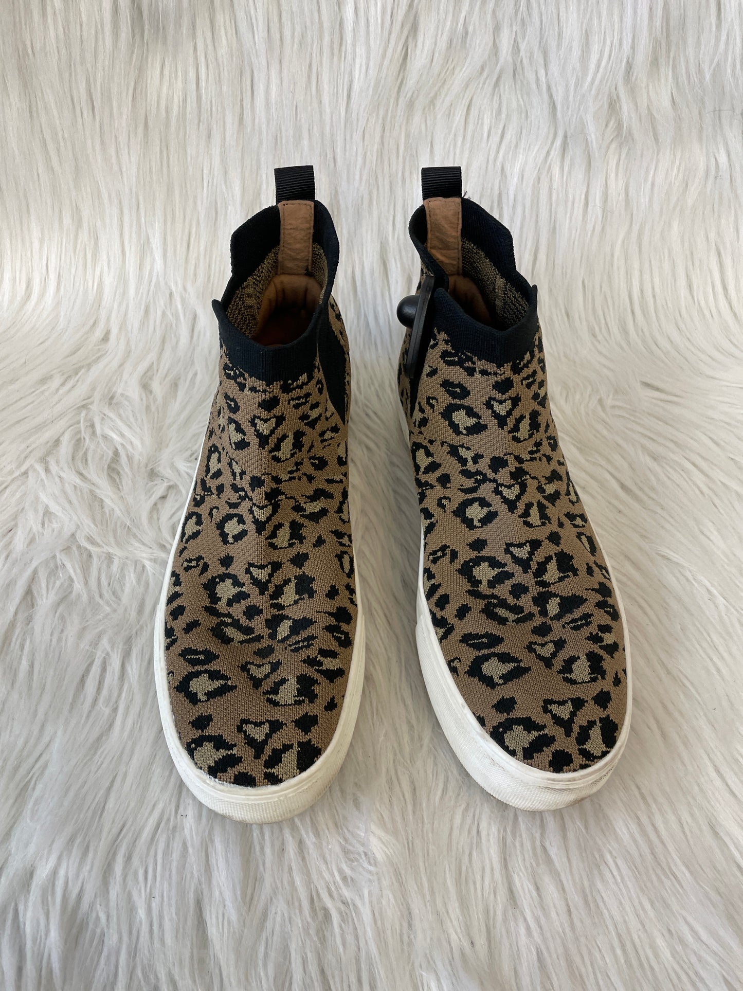 Shoes Sneakers By Cushionaire In Animal Print, Size: 8