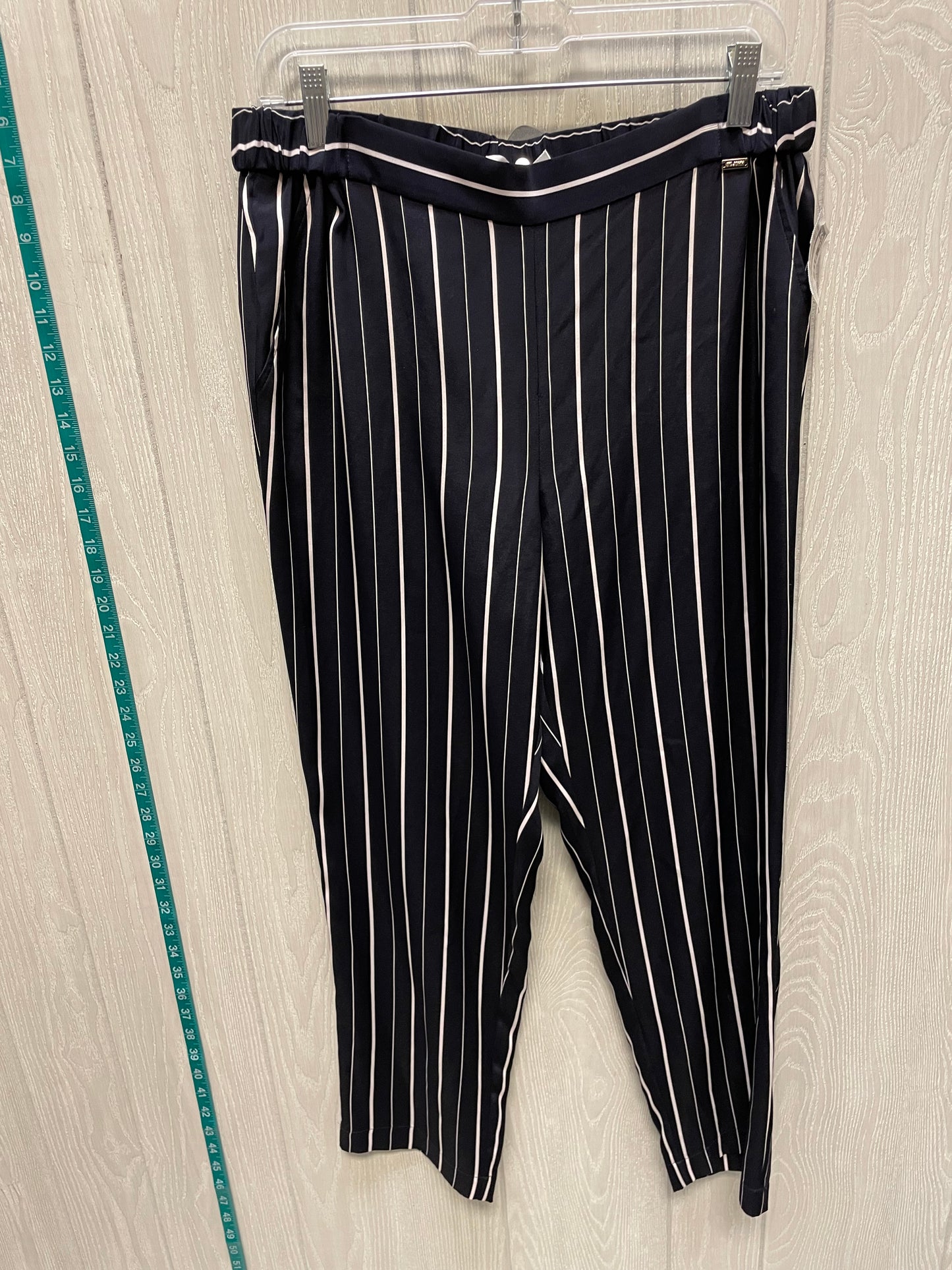 Pants Luxury Designer By St. John In Striped Pattern, Size: 8