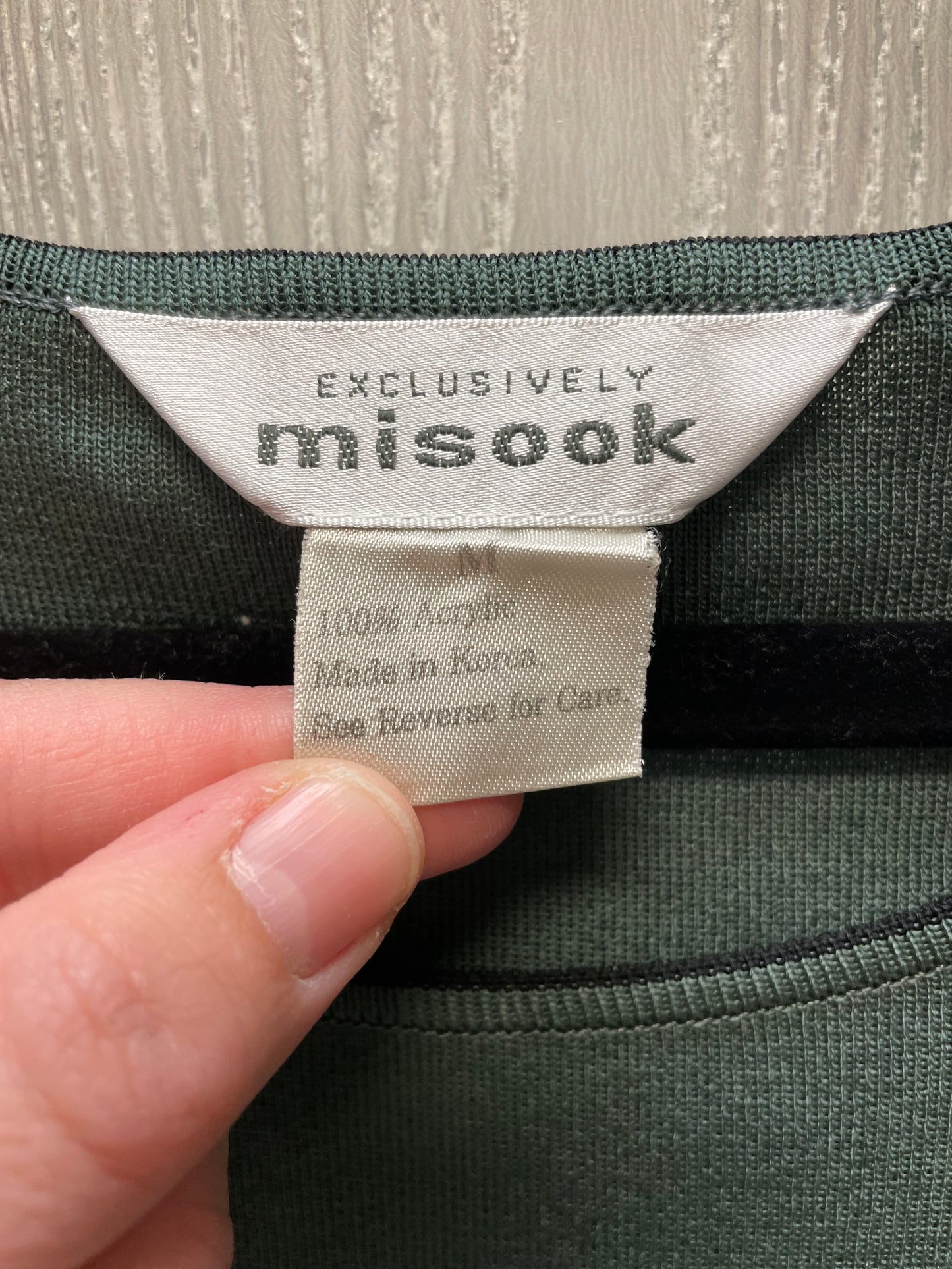 Top Sleeveless By Misook In Green, Size: M