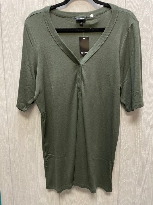 Top Short Sleeve By Torrid In Green, Size: 3x