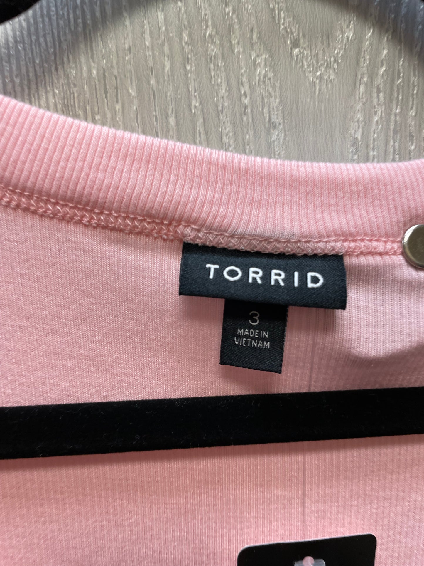 Top Short Sleeve By Torrid In Pink, Size: 3x