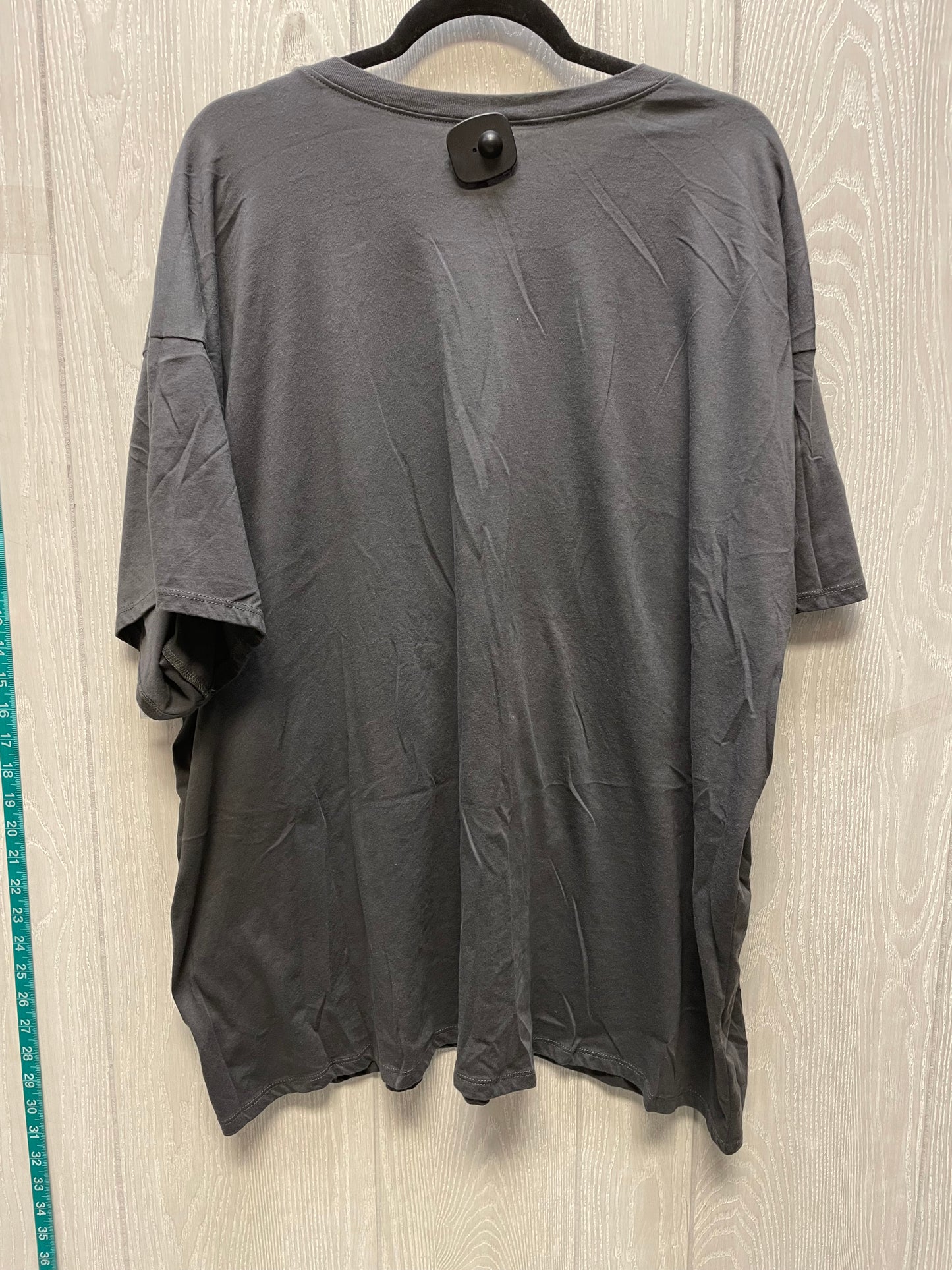 Top Short Sleeve By Torrid In Grey, Size: 3x