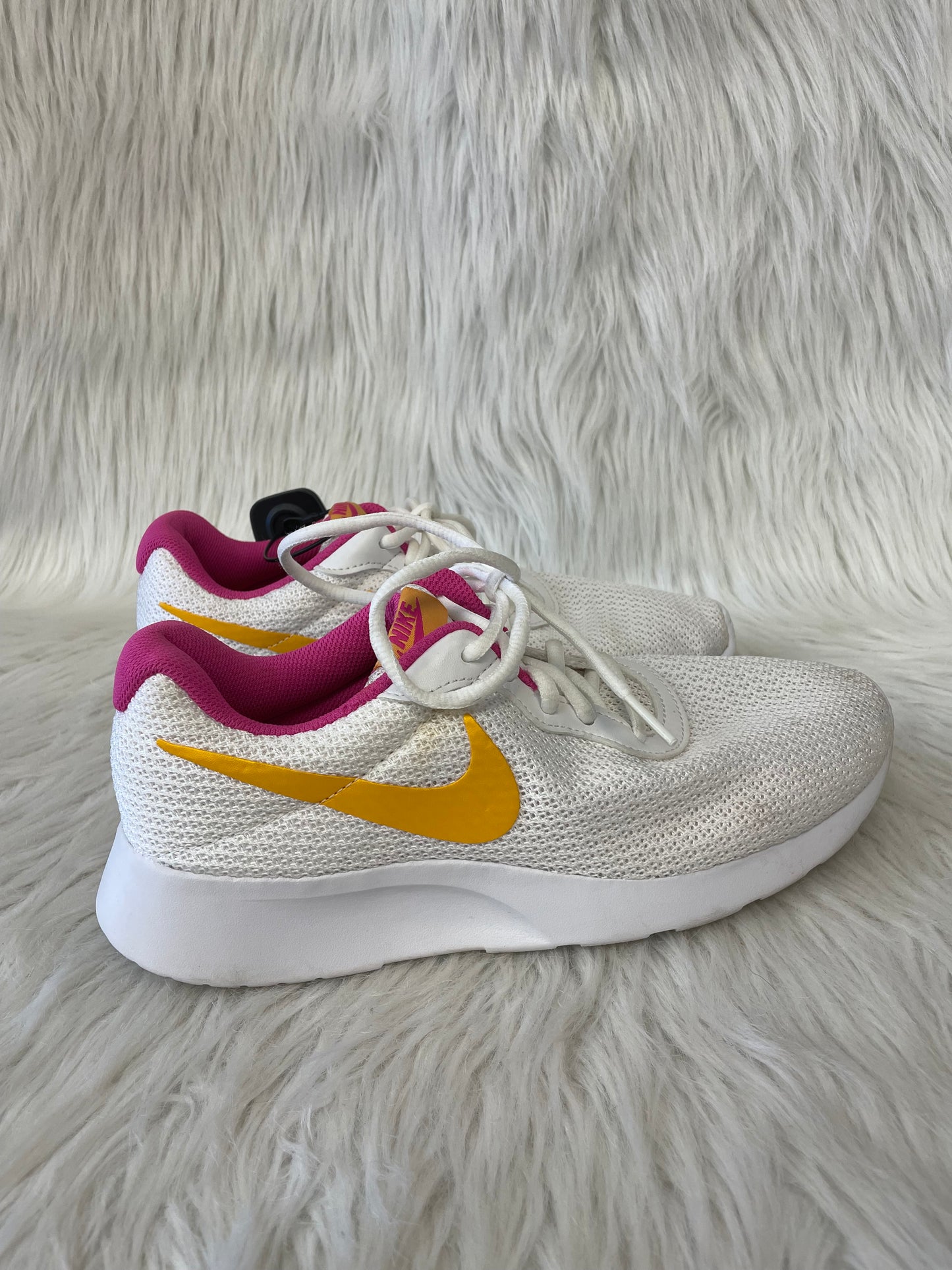 Shoes Athletic By Nike In Cream, Size: 8