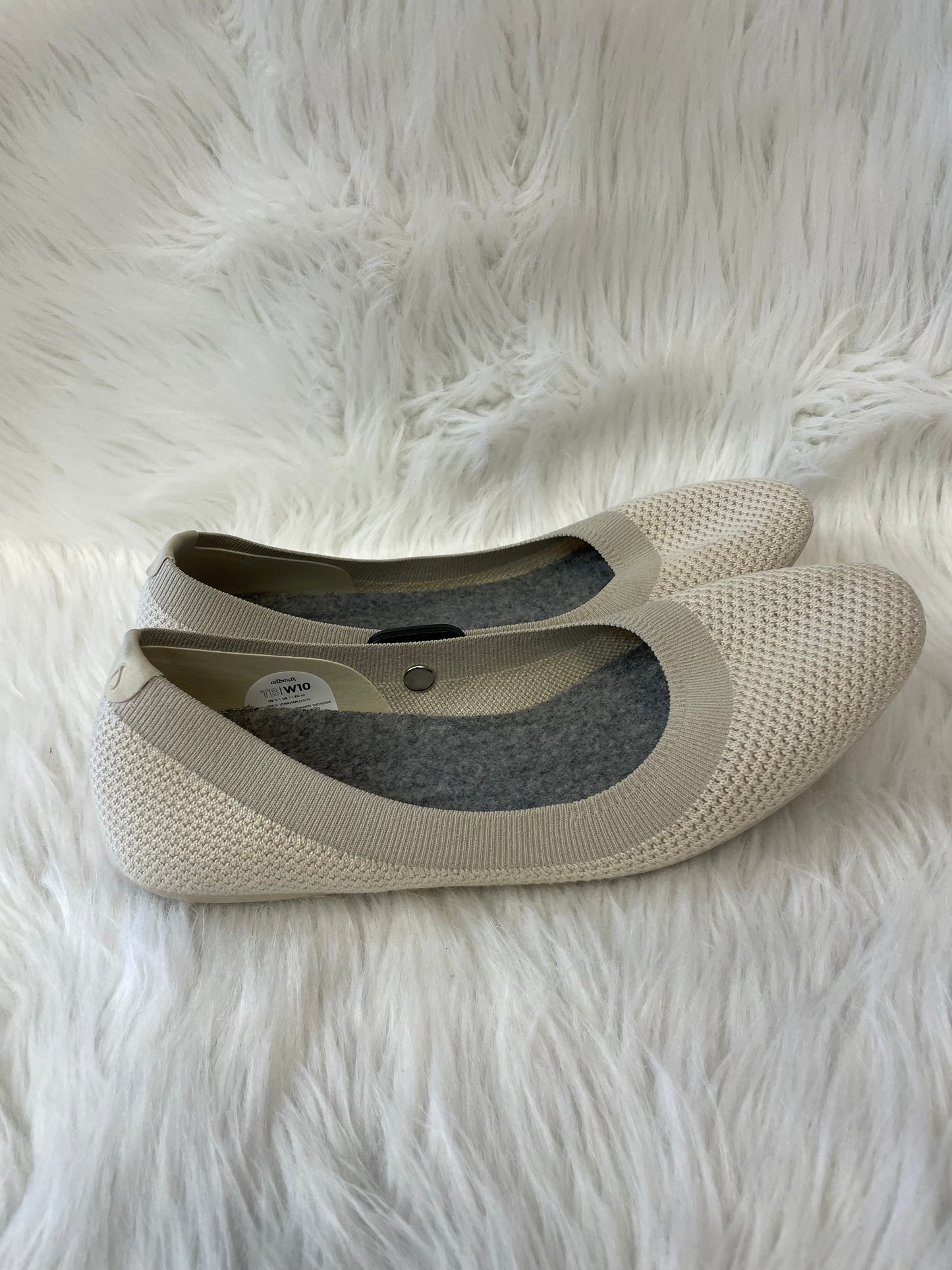 Shoes Flats By Allbirds In Cream, Size: 10