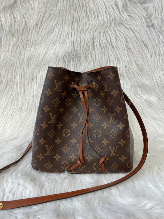 Crossbody Luxury Designer By Louis Vuitton, Size: Medium